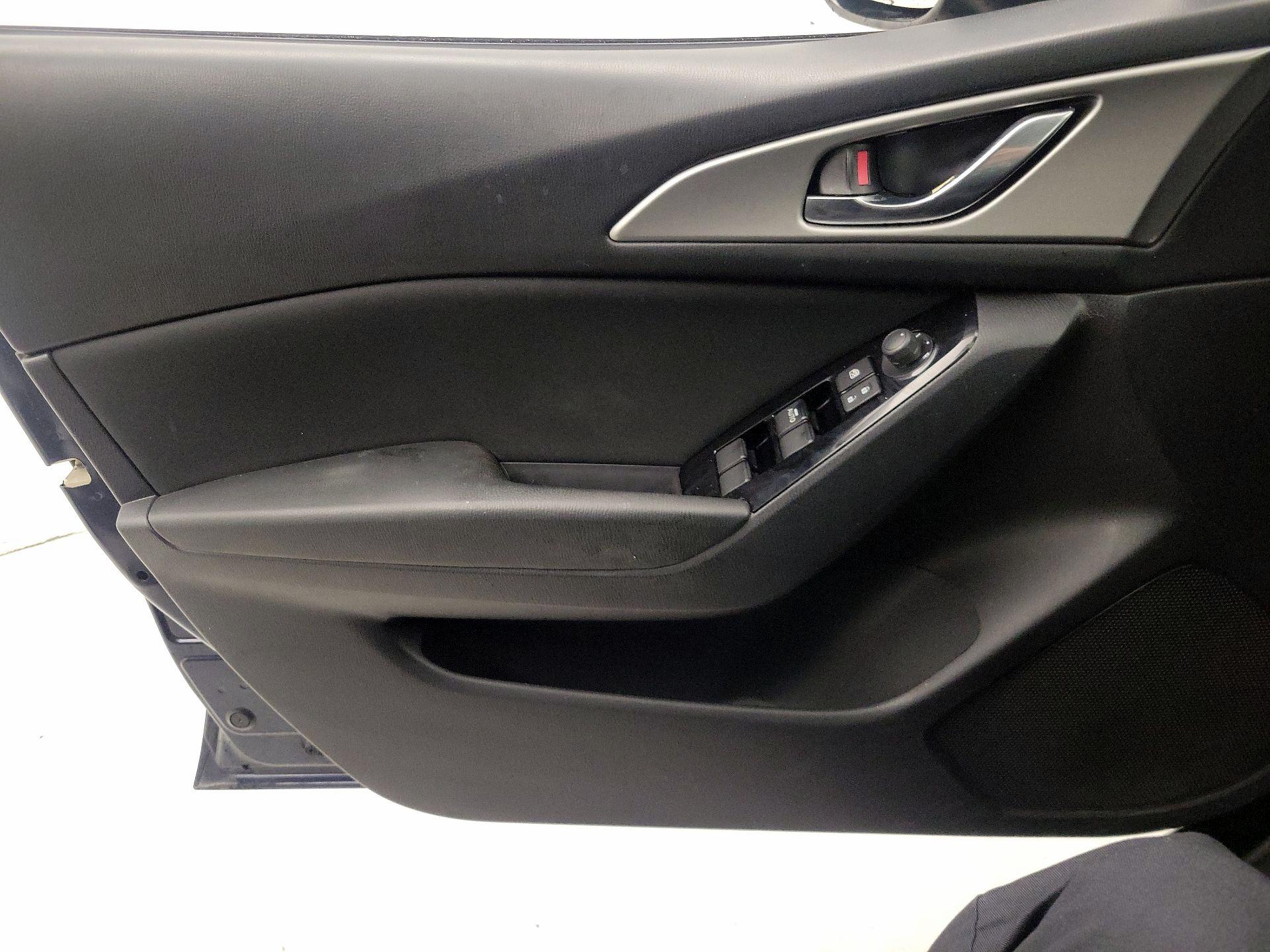 Thumbnail: 2017 Mazda Mazda3 - 12