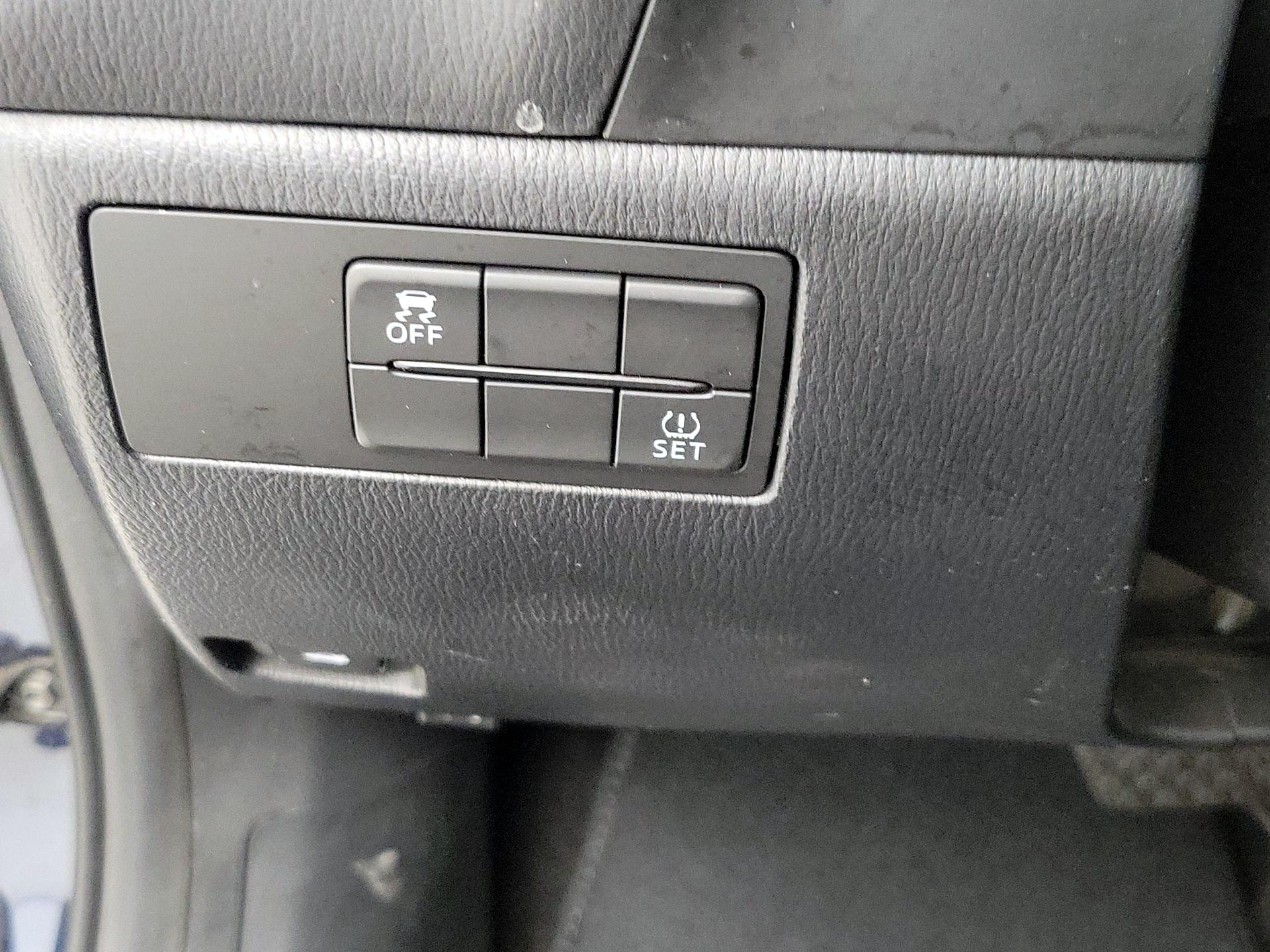 Thumbnail: 2017 Mazda Mazda3 - 13