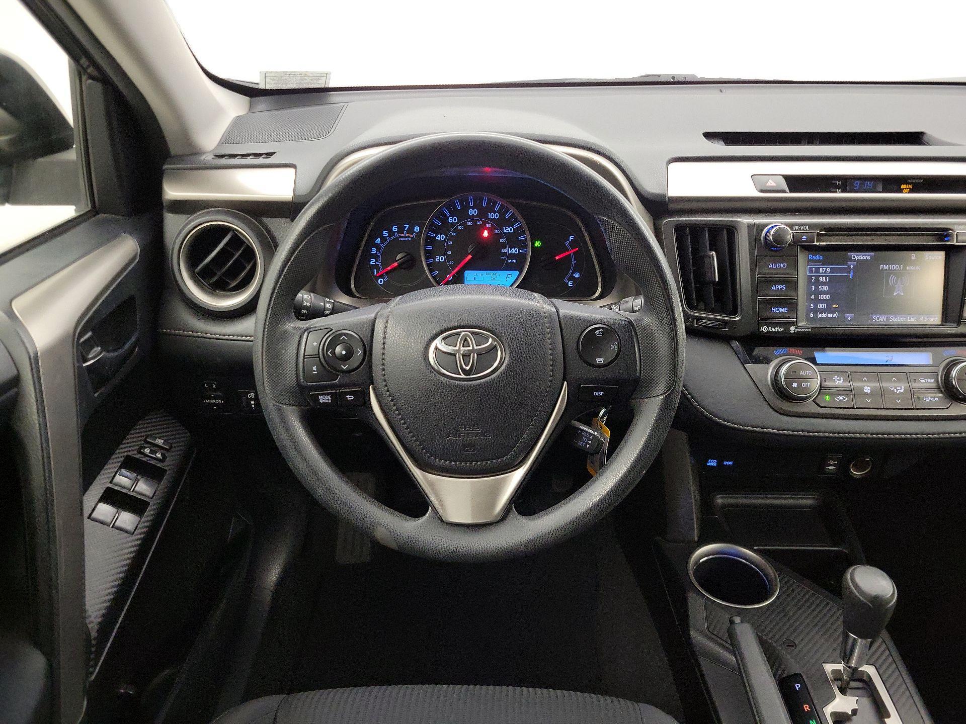 Thumbnail: 2015 Toyota RAV4 - 10