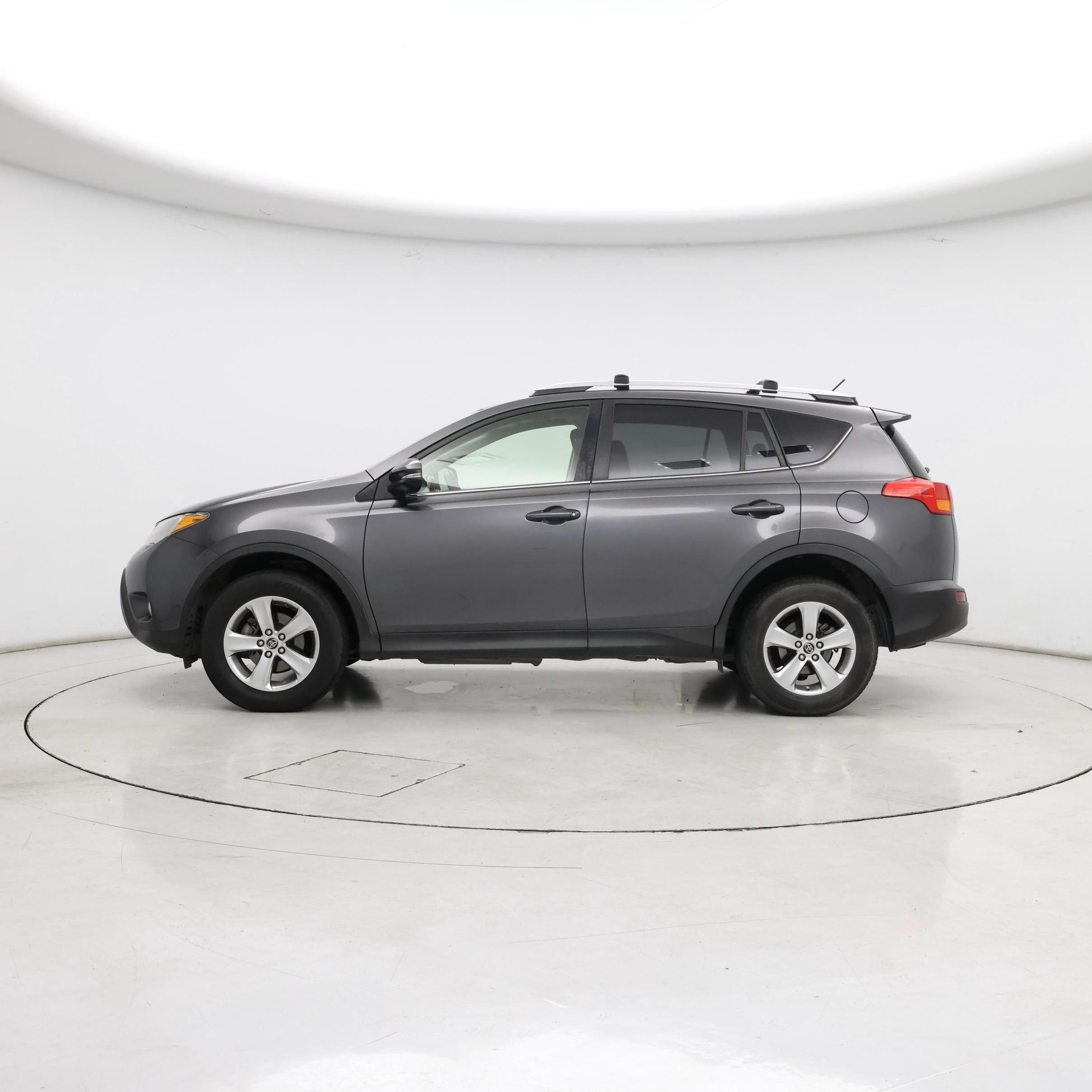 Thumbnail: 2015 Toyota RAV4 - 3