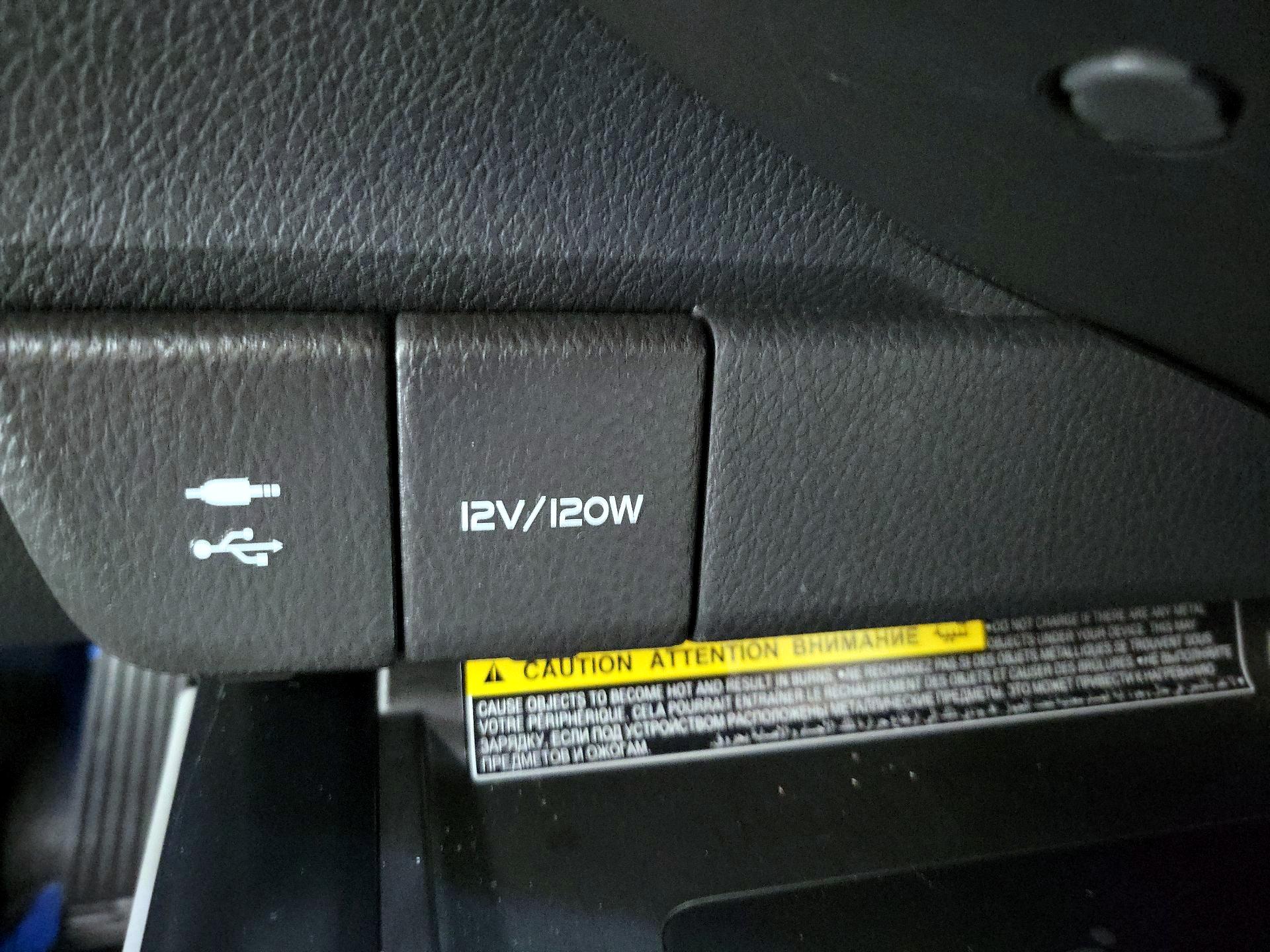 Thumbnail: 2019 Toyota Camry - 18