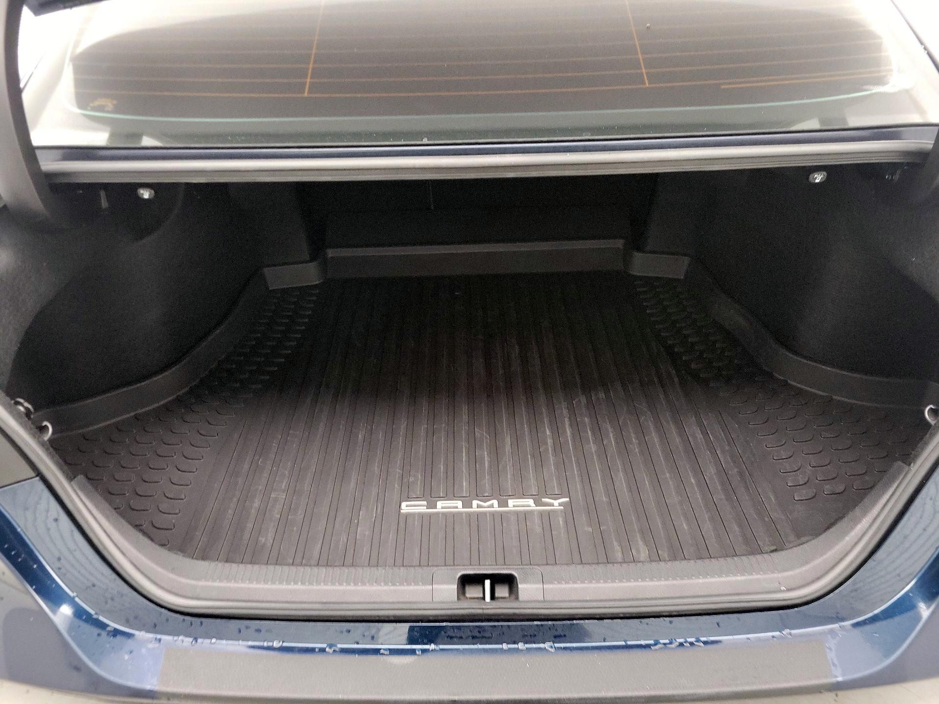 Thumbnail: 2019 Toyota Camry - 20