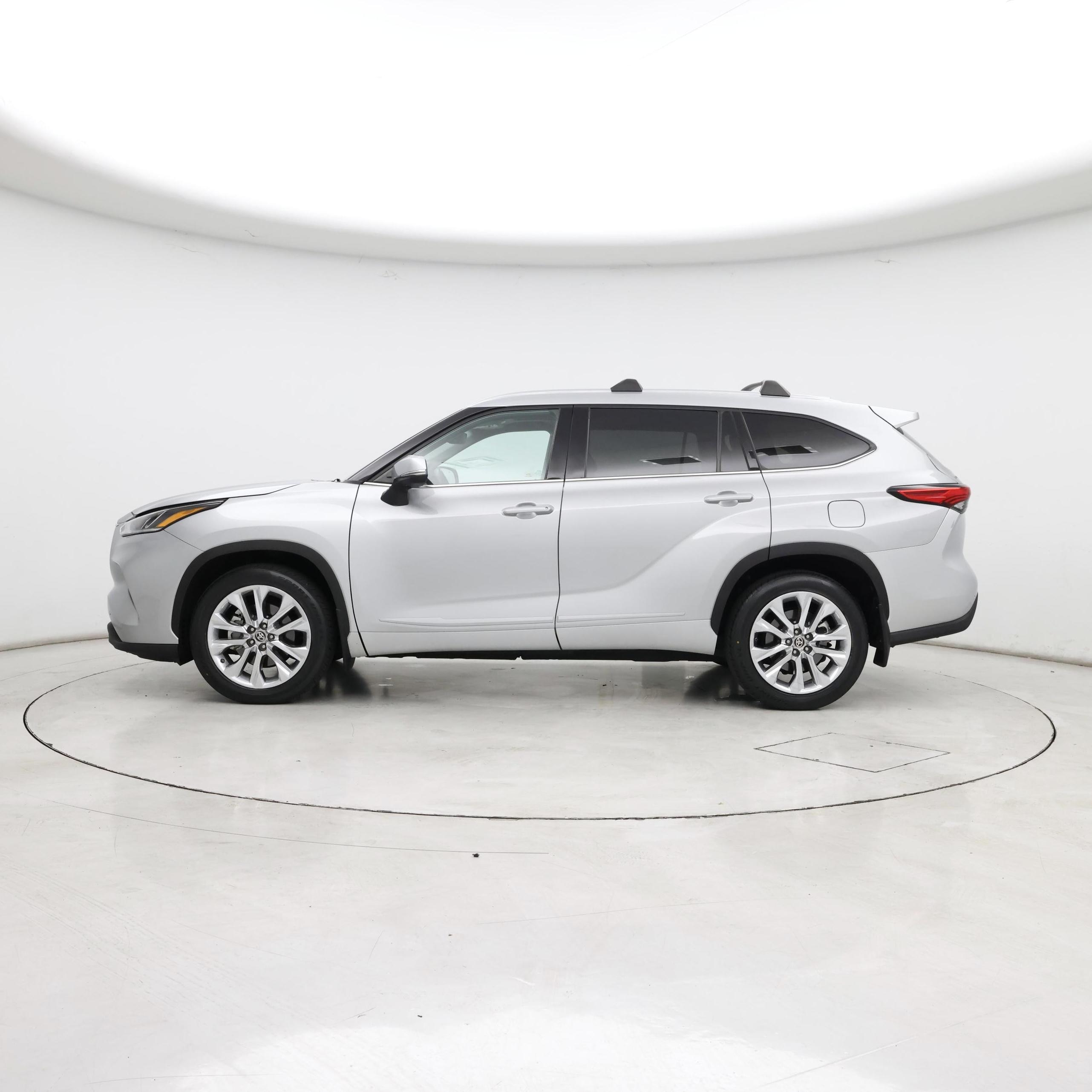 Thumbnail: 2020 Toyota Highlander - 3