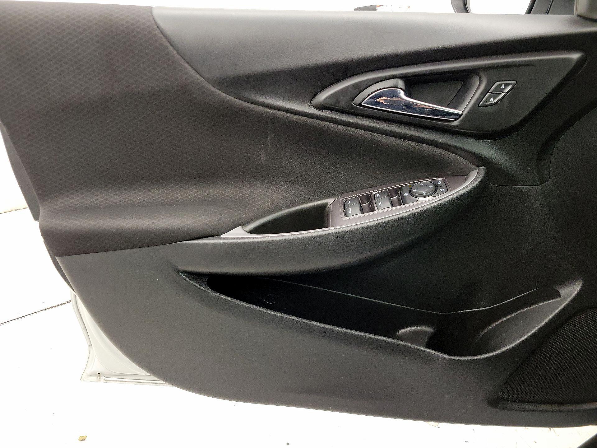 Thumbnail: 2021 Chevrolet Malibu - 12