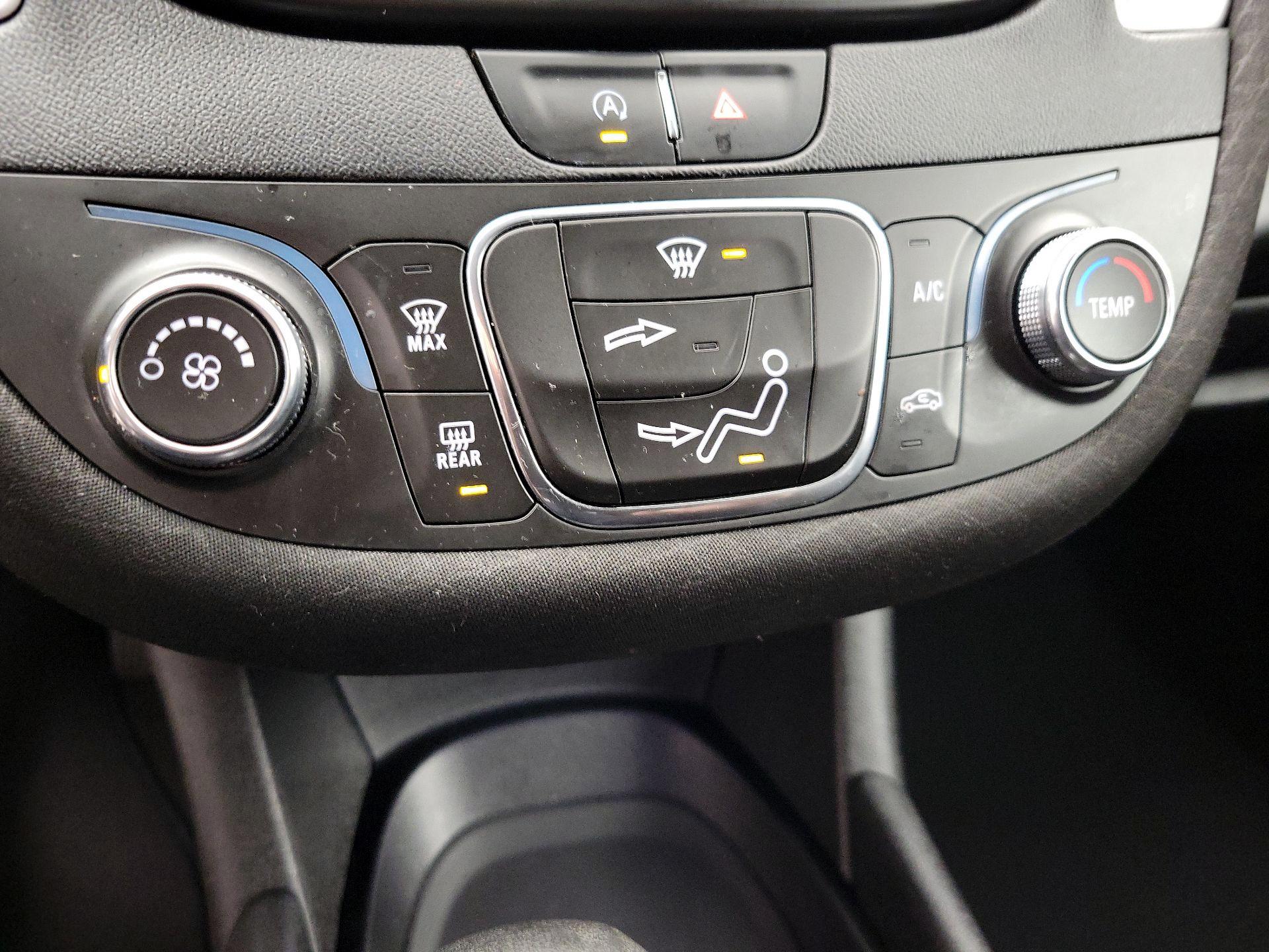 Thumbnail: 2021 Chevrolet Malibu - 16