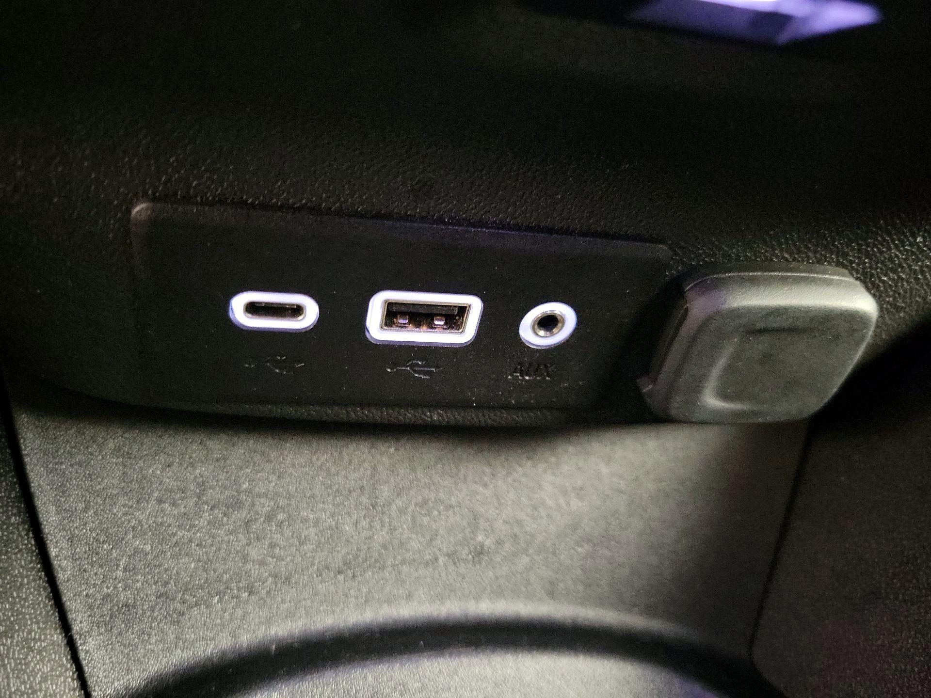 Thumbnail: 2021 Chevrolet Malibu - 18