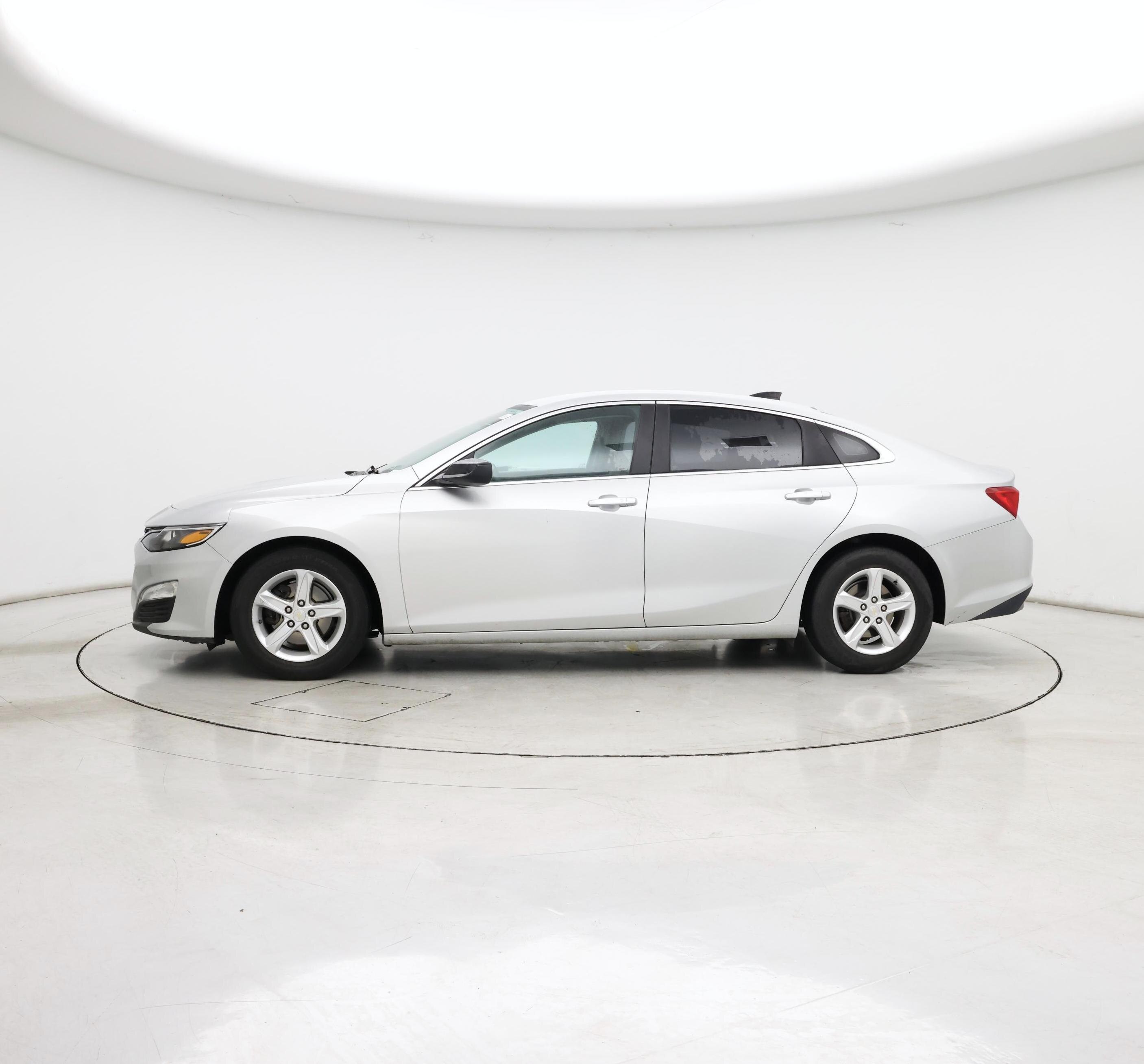 Thumbnail: 2021 Chevrolet Malibu - 3