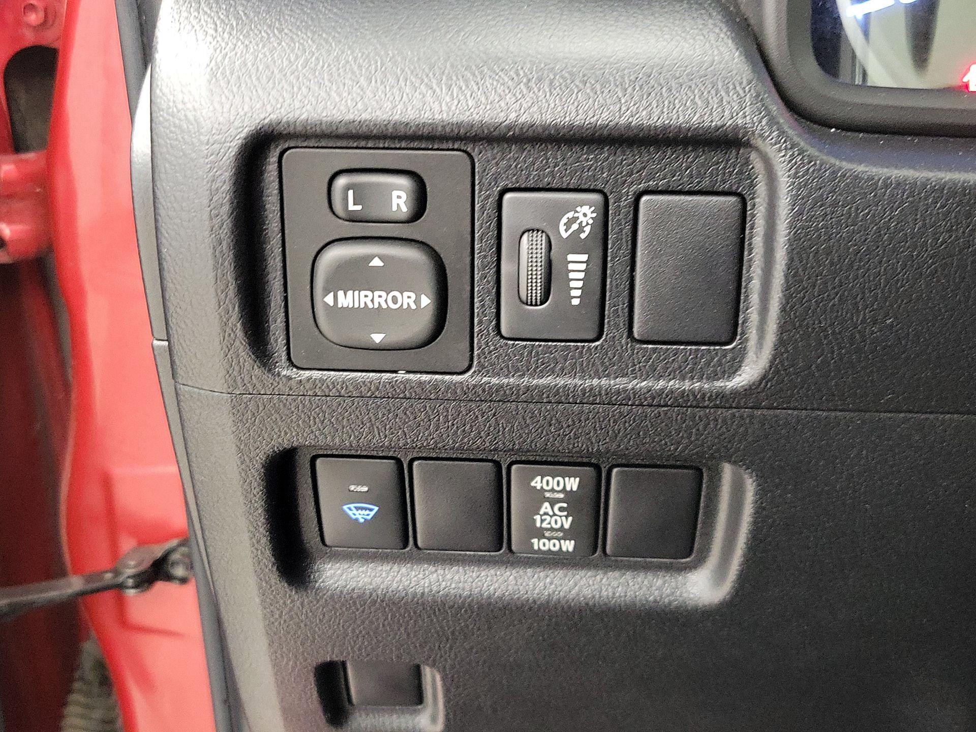 Thumbnail: 2018 Toyota 4Runner - 13