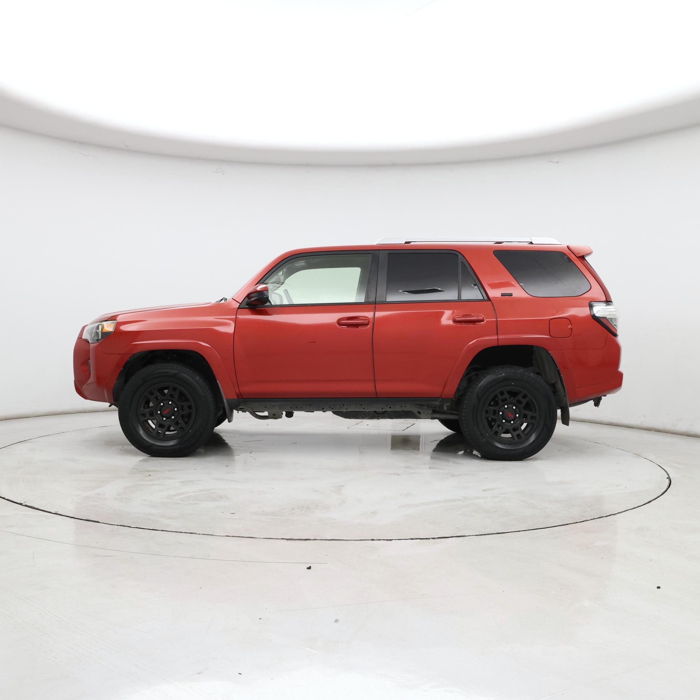 Thumbnail: 2018 Toyota 4Runner - 3