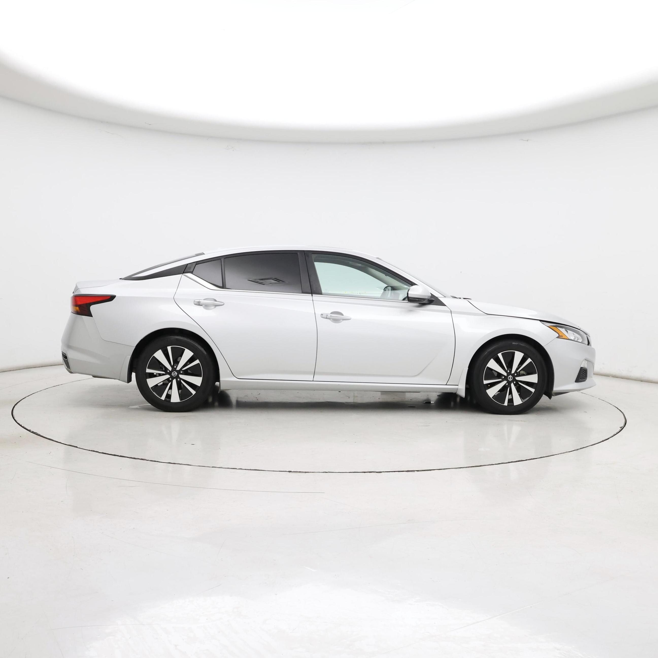 Thumbnail: 2022 Nissan Altima - 7