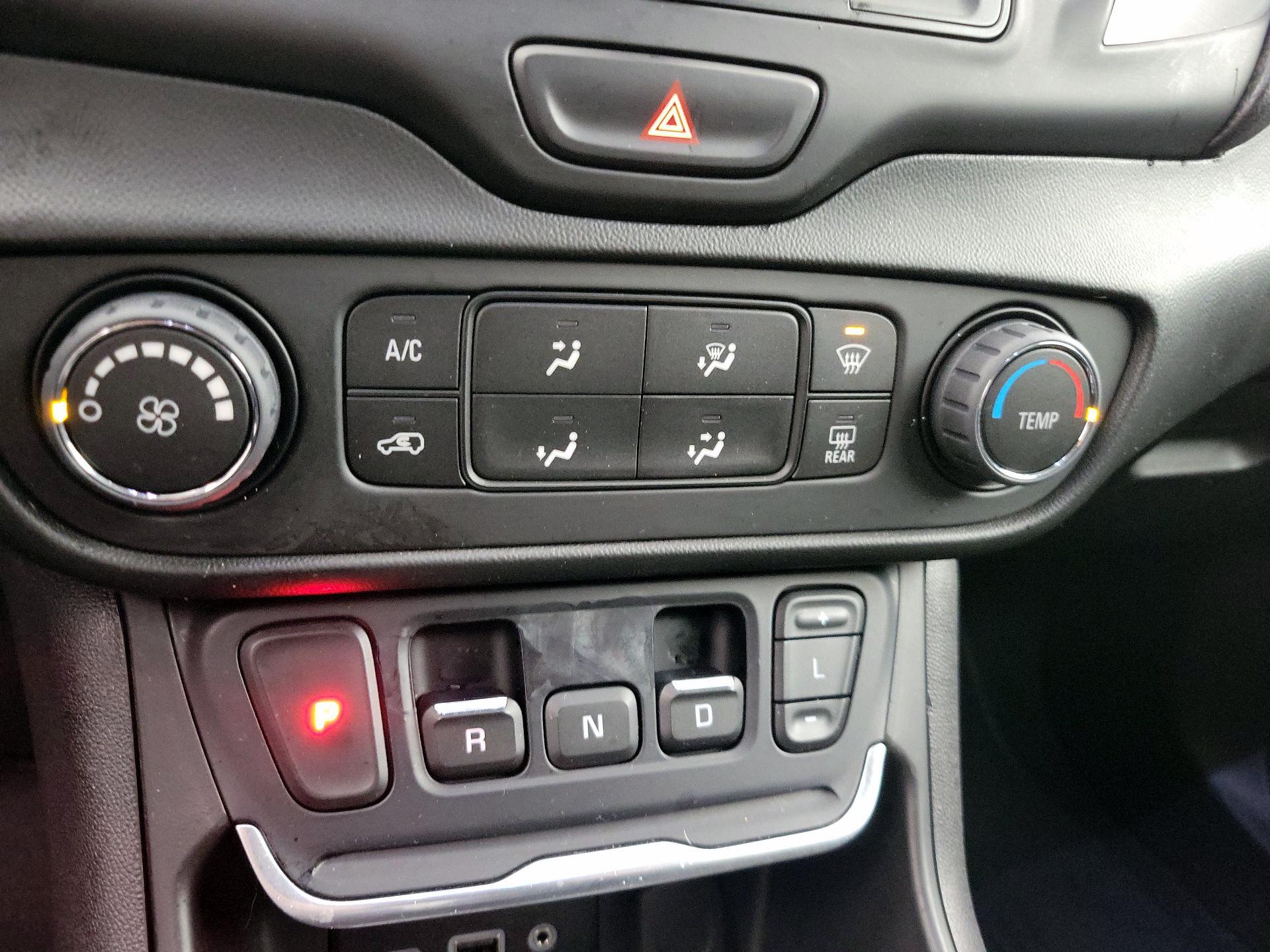 Thumbnail: 2018 GMC Terrain - 16