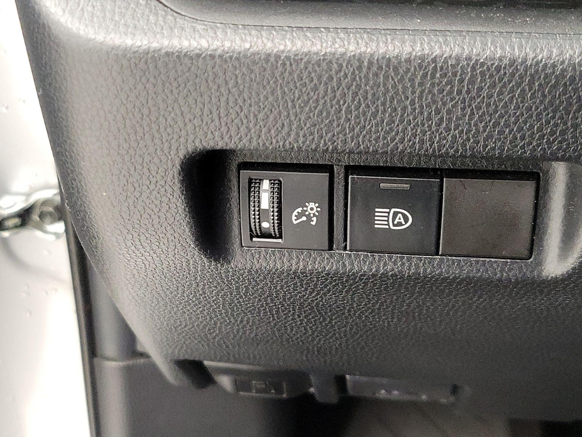 Thumbnail: 2020 Toyota RAV4 - 13