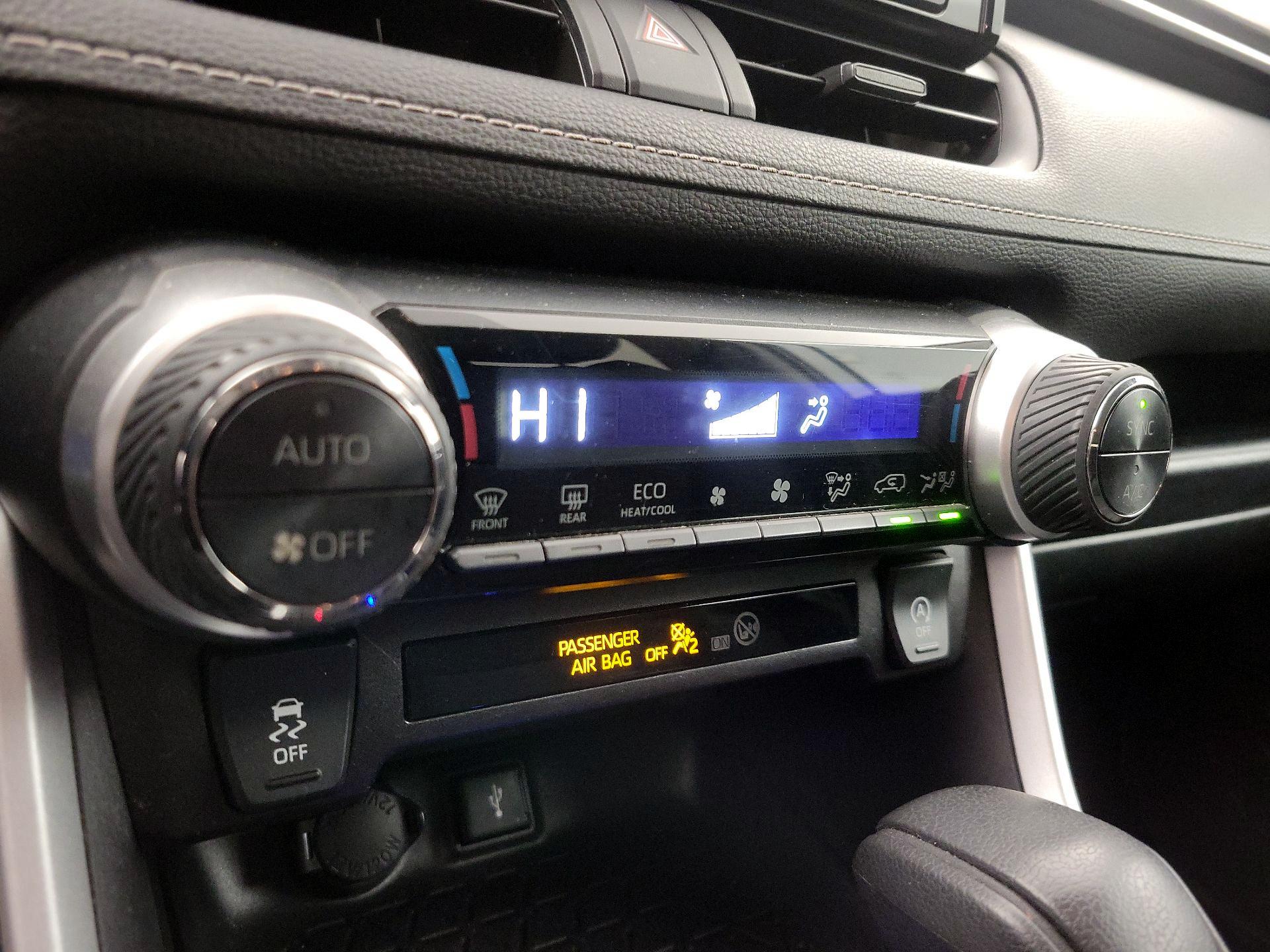 Thumbnail: 2020 Toyota RAV4 - 16