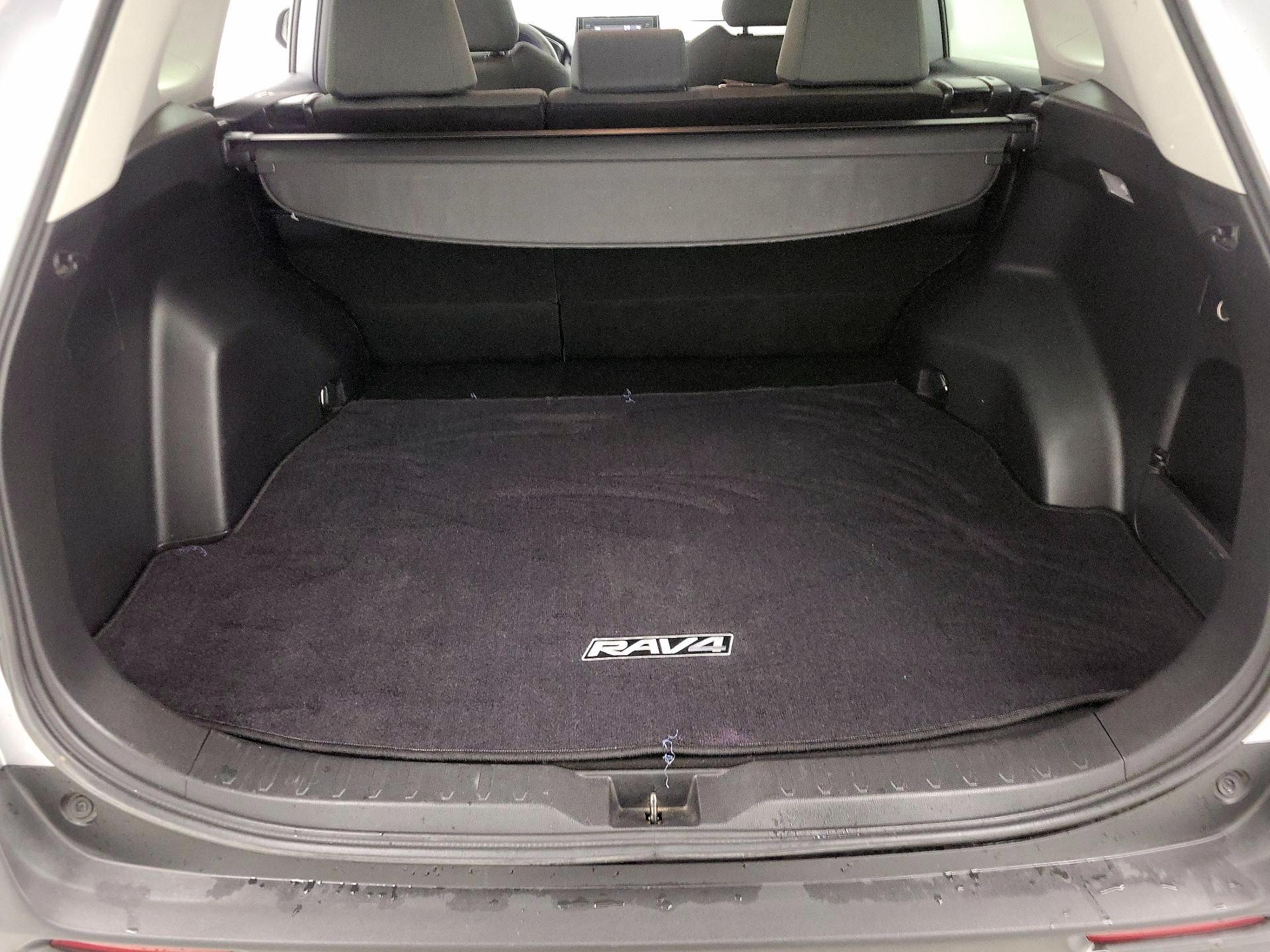 Thumbnail: 2020 Toyota RAV4 - 20