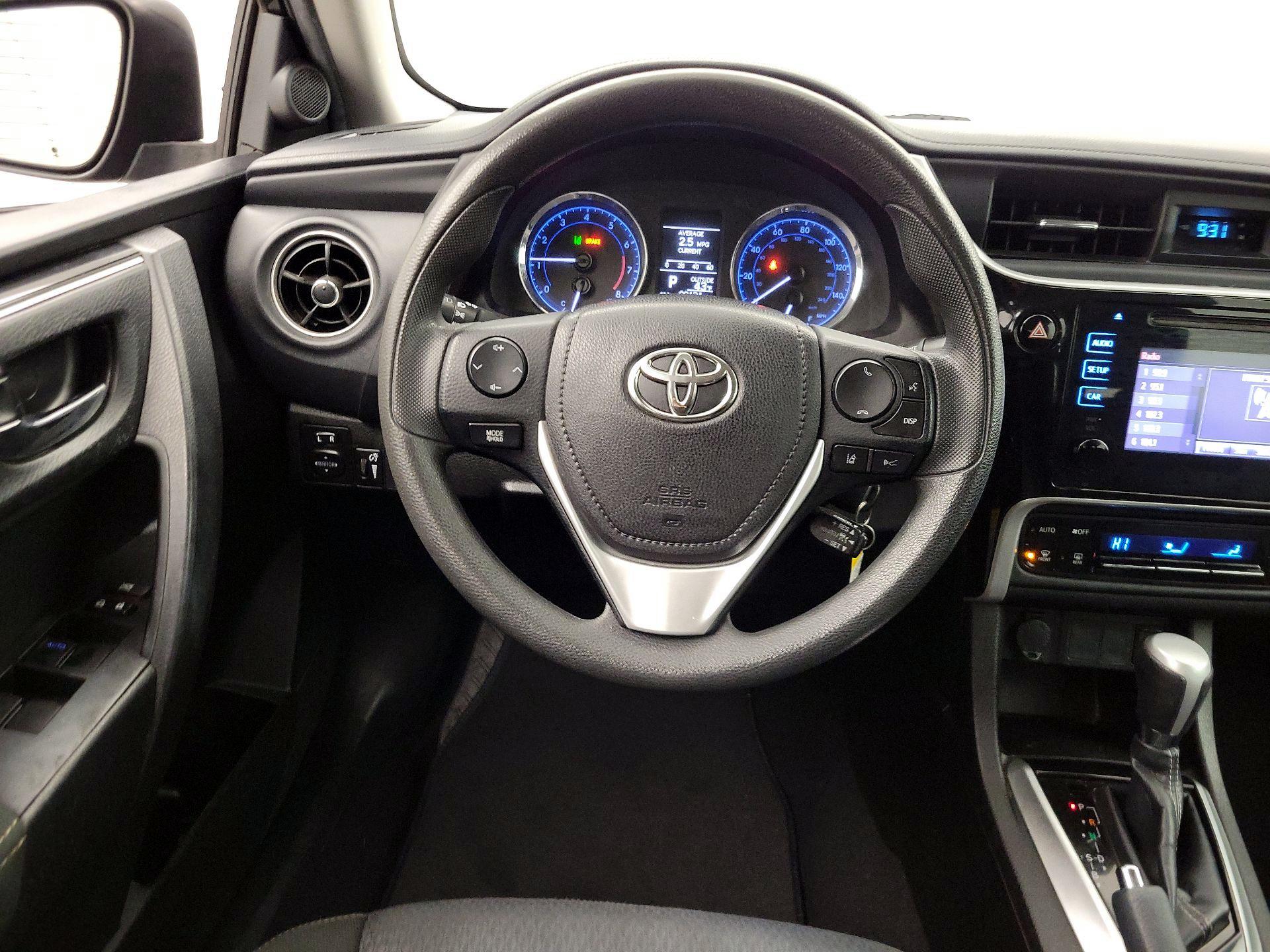 Thumbnail: 2018 Toyota Corolla - 10