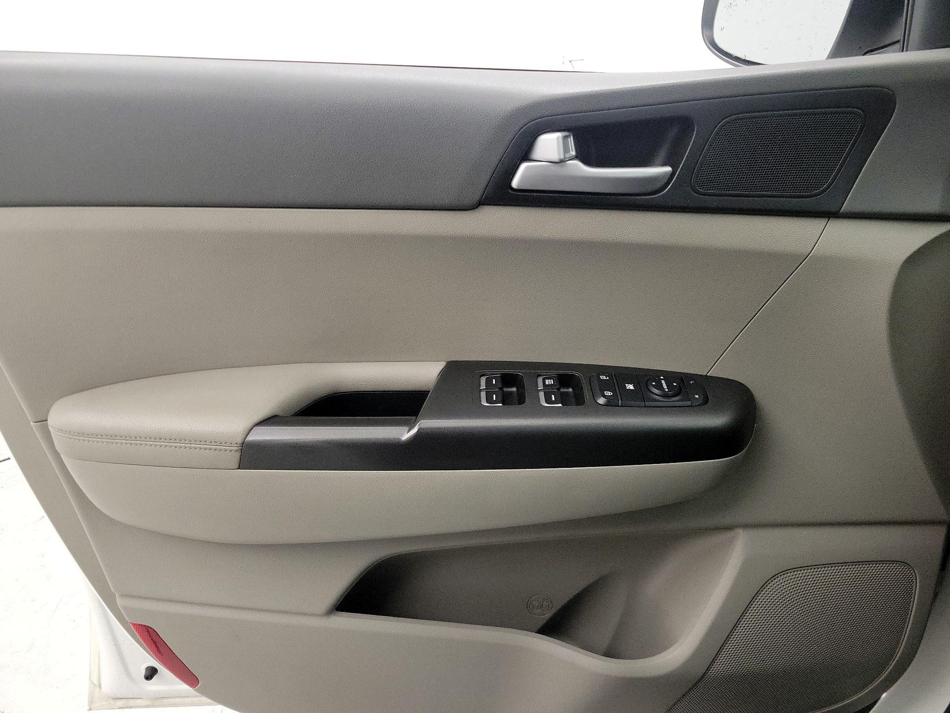 Thumbnail: 2018 Kia Sportage - 12