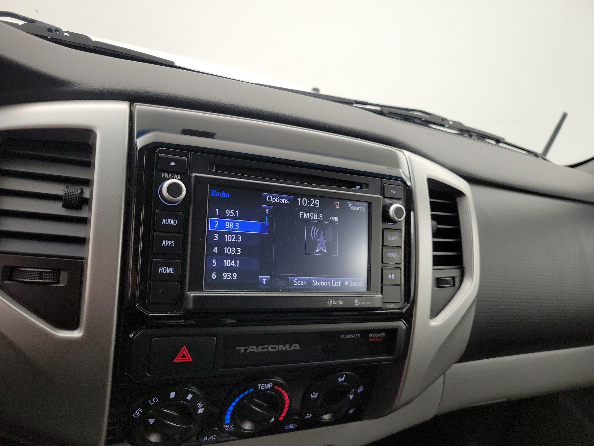 Thumbnail: 2015 Toyota Tacoma - 15