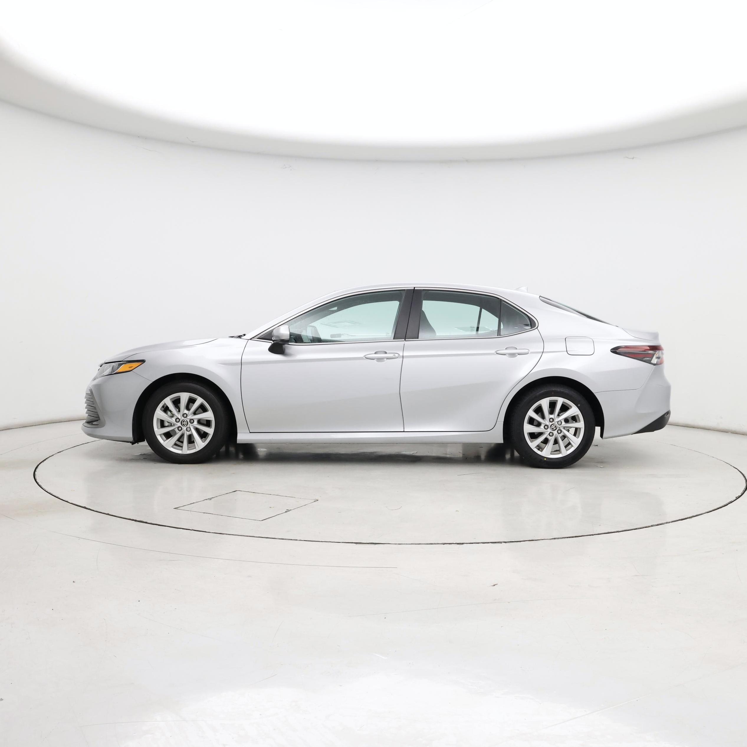 Thumbnail: 2022 Toyota Camry - 3