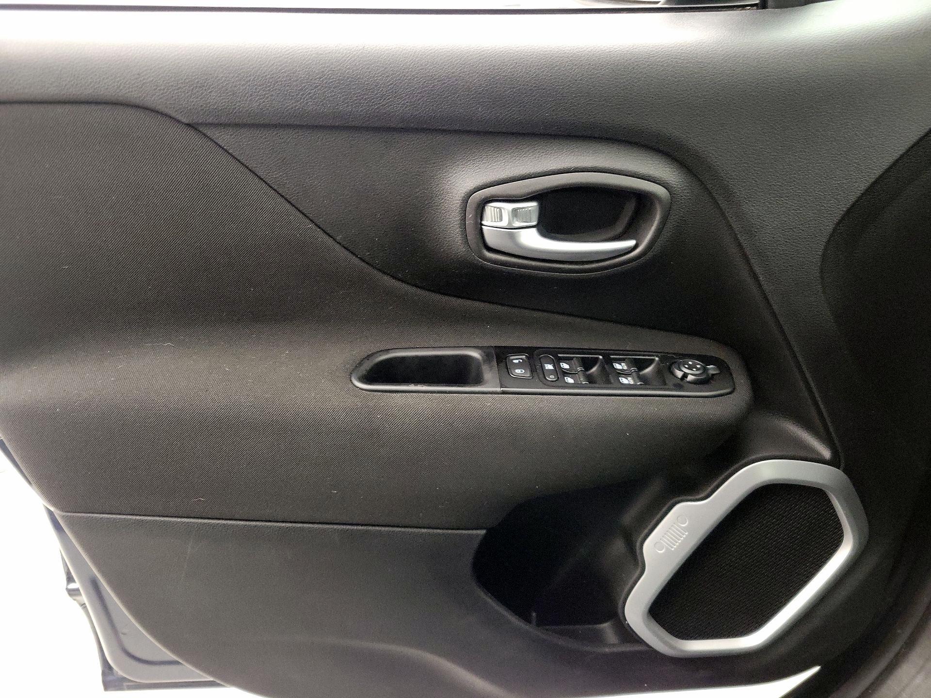 Thumbnail: 2021 Jeep Renegade - 12