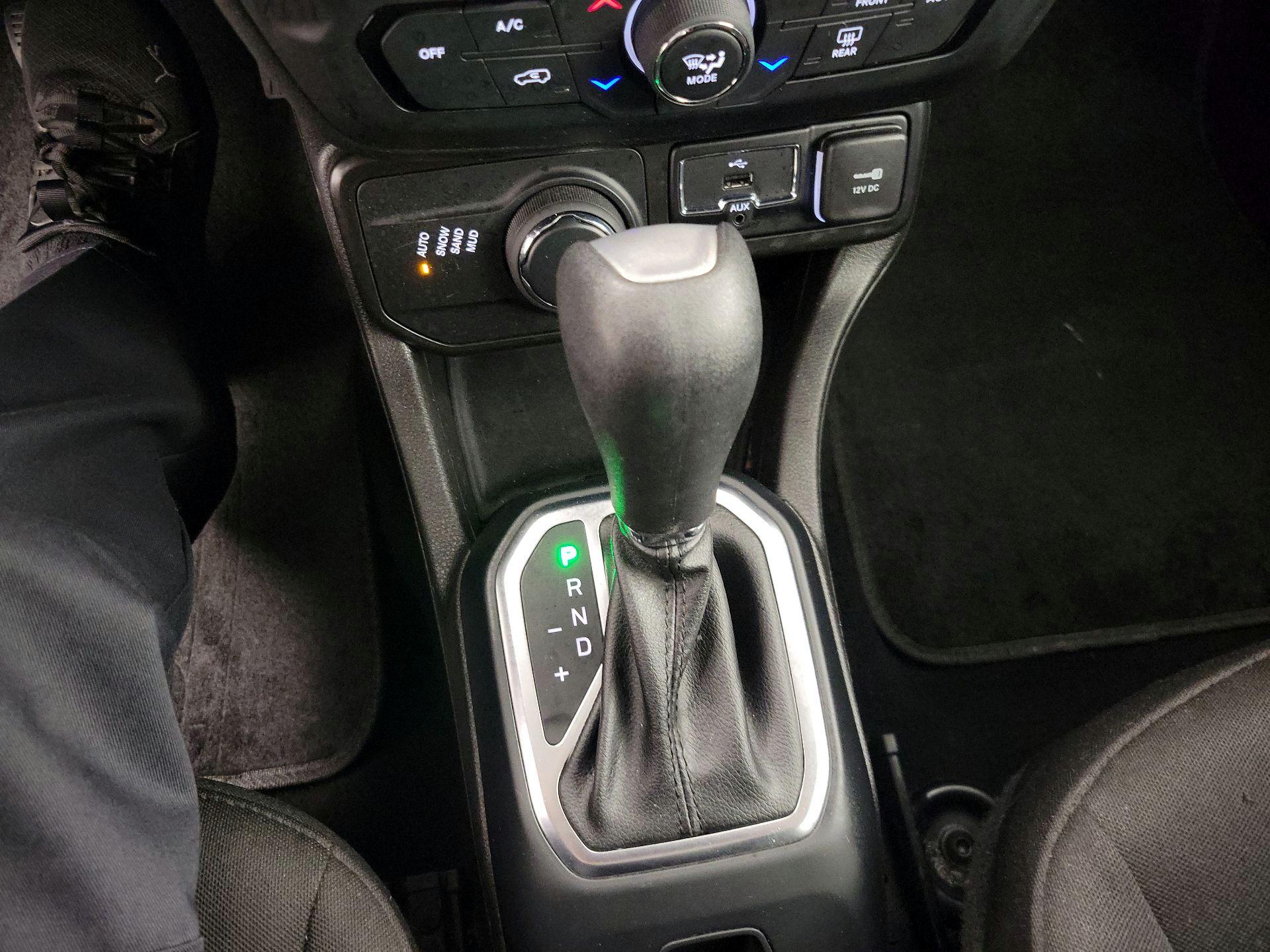 Thumbnail: 2021 Jeep Renegade - 17