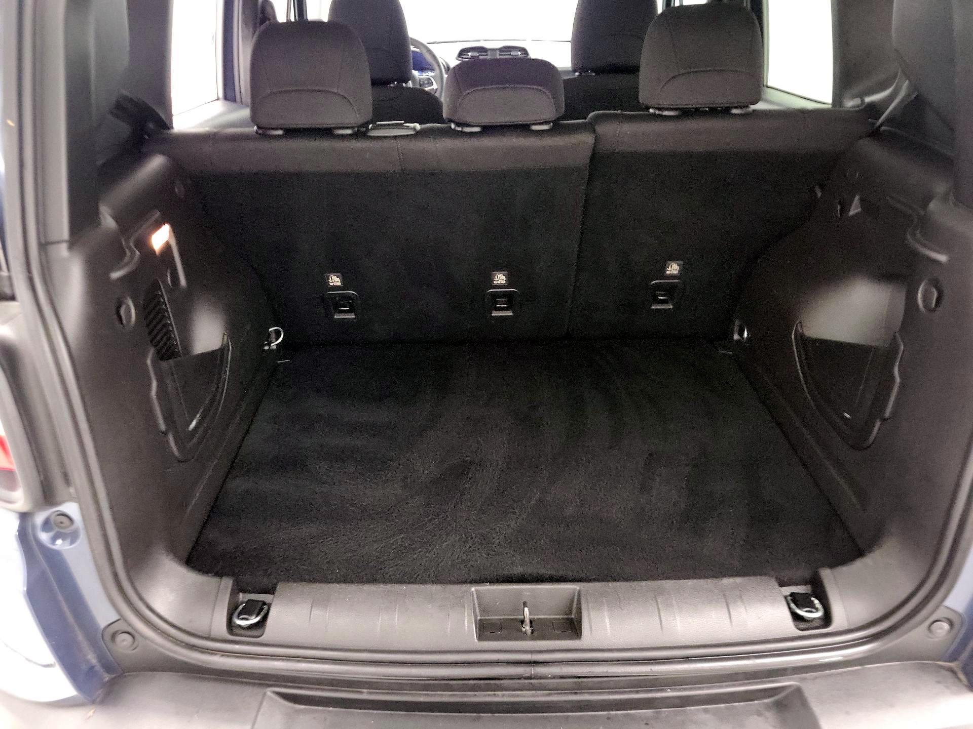 Thumbnail: 2021 Jeep Renegade - 20