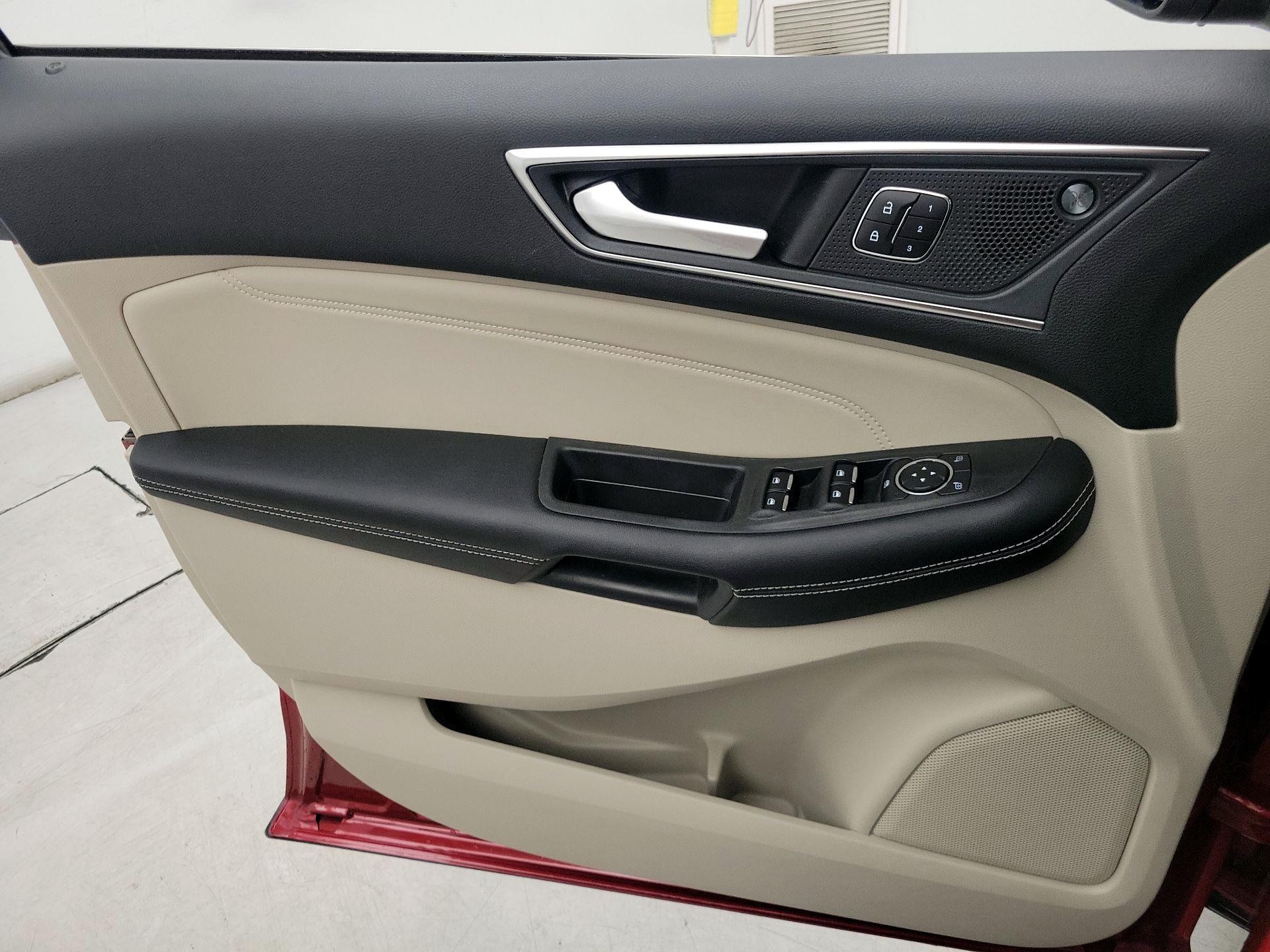 Thumbnail: 2023 Ford Edge - 12