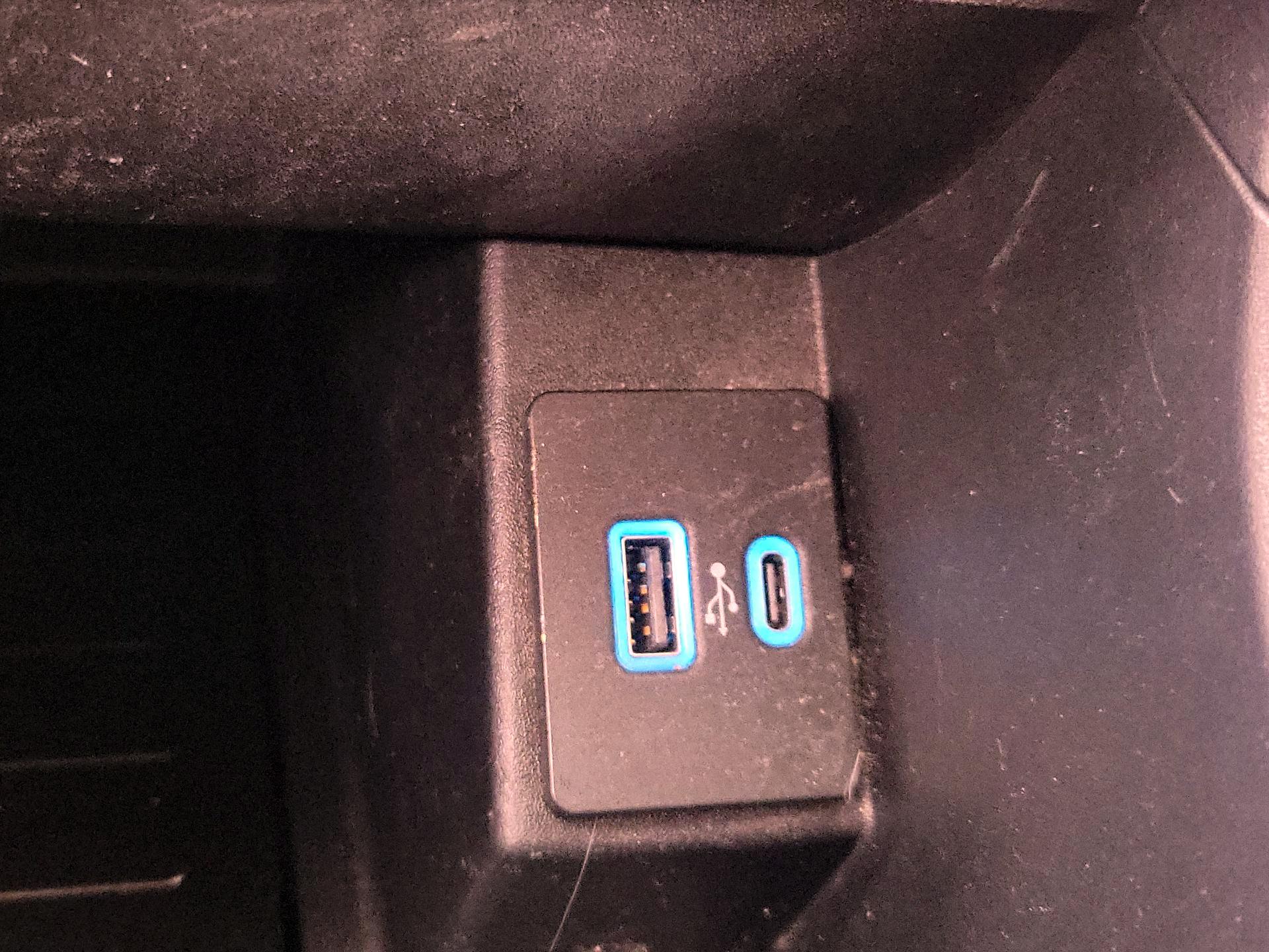 Thumbnail: 2023 Ford Edge - 18