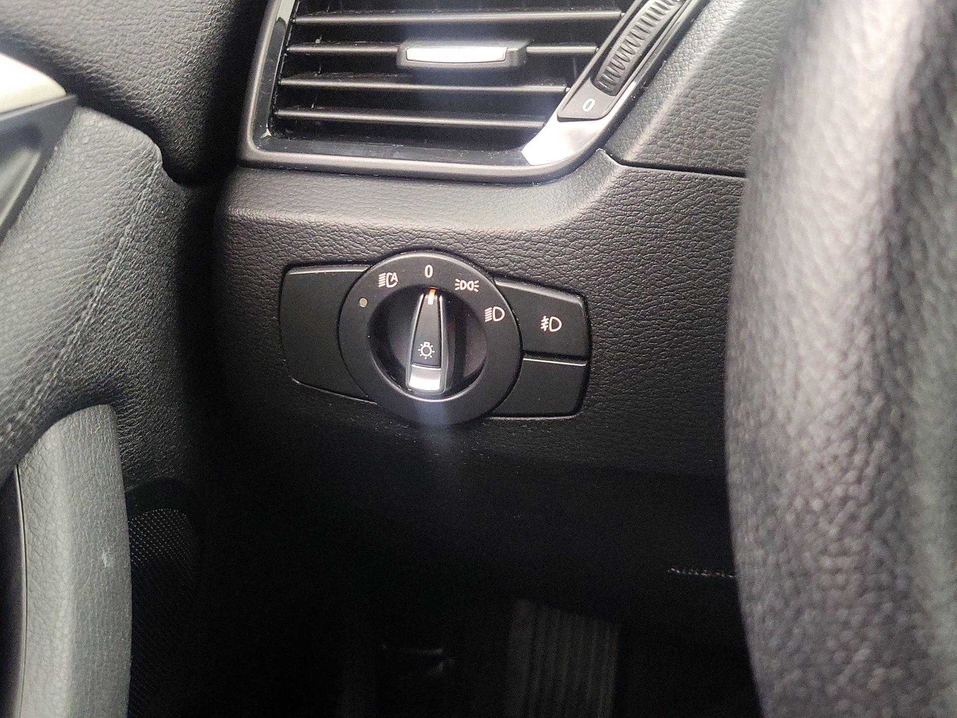 Thumbnail: 2015 BMW X1 - 13