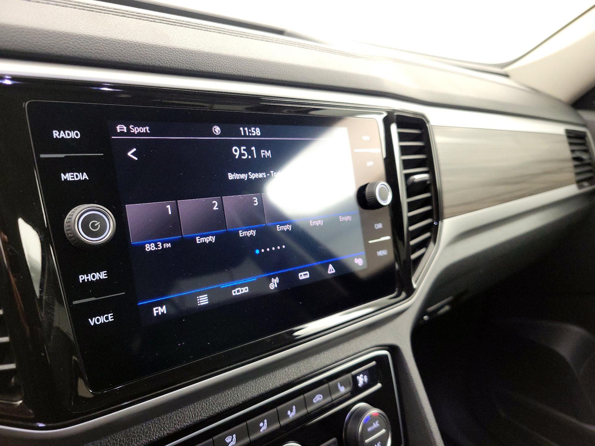 Thumbnail: 2023 Volkswagen Atlas - 15