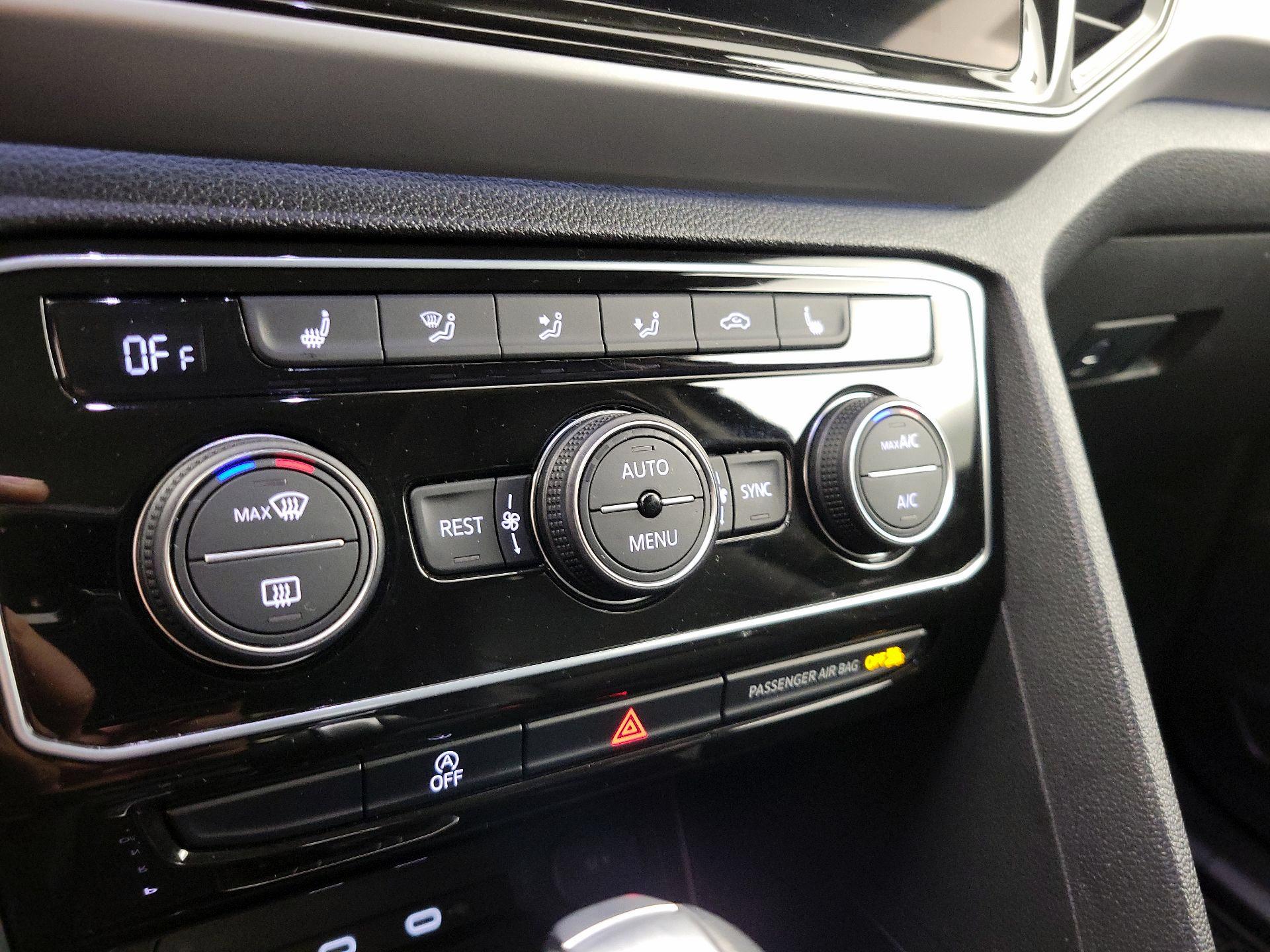 Thumbnail: 2023 Volkswagen Atlas - 16