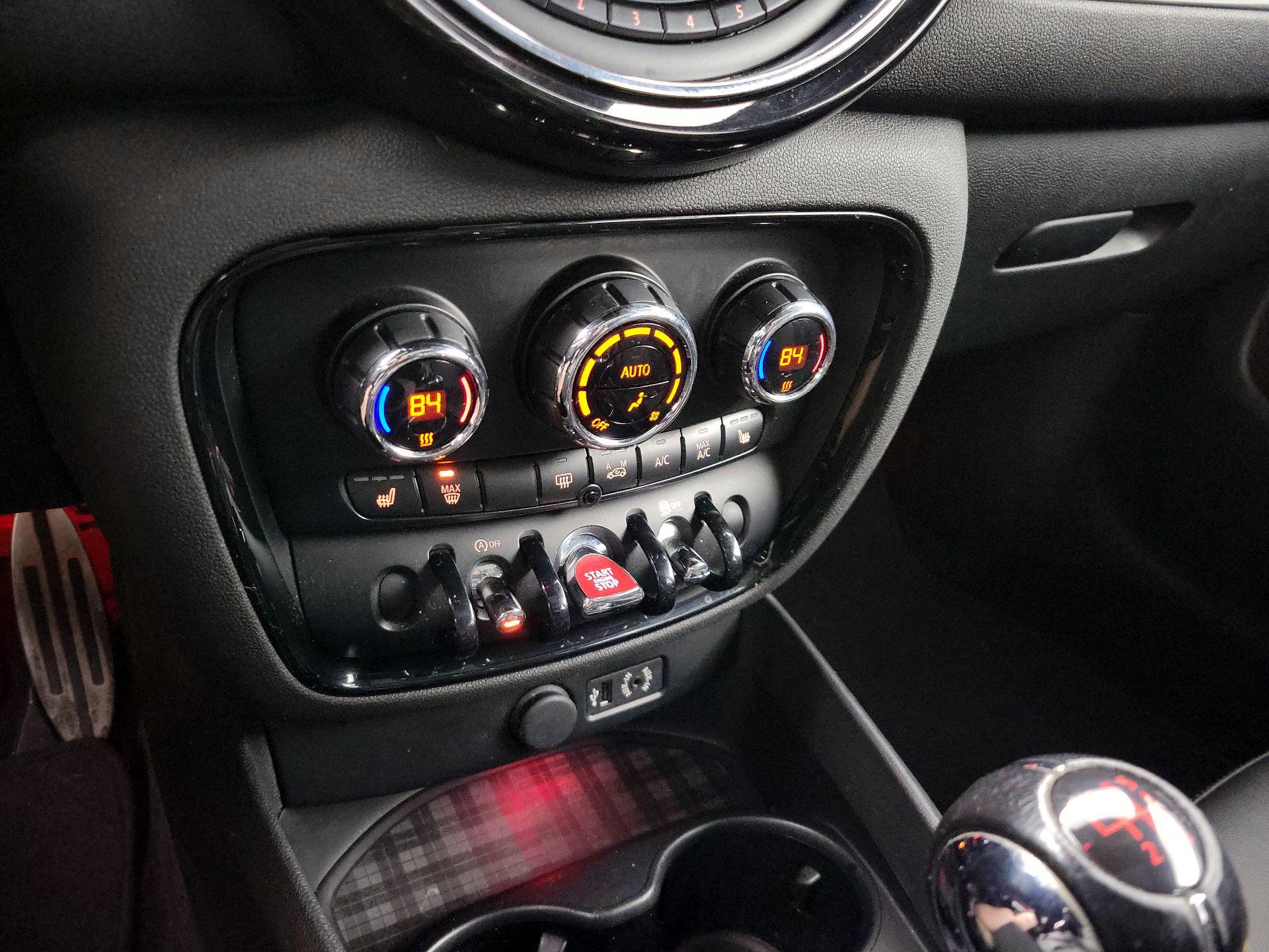 Thumbnail: 2016 MINI Cooper Clubman - 17