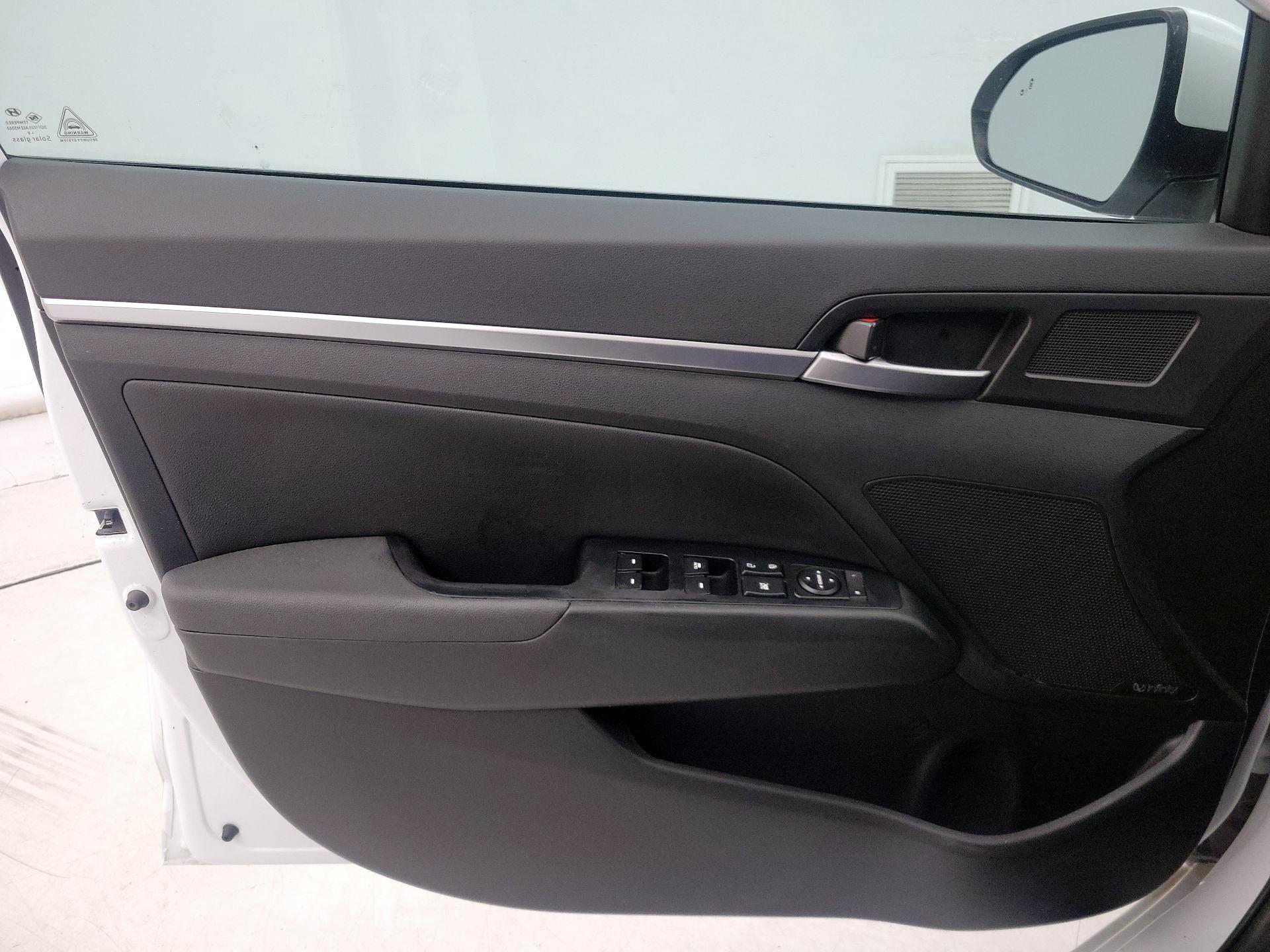 Thumbnail: 2020 Hyundai Elantra - 12