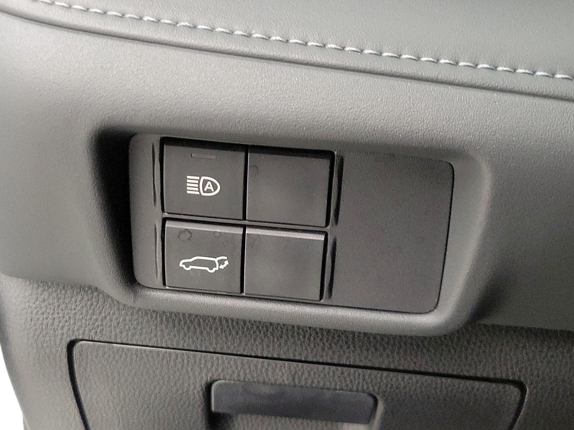 Thumbnail: 2022 Toyota Highlander - 13