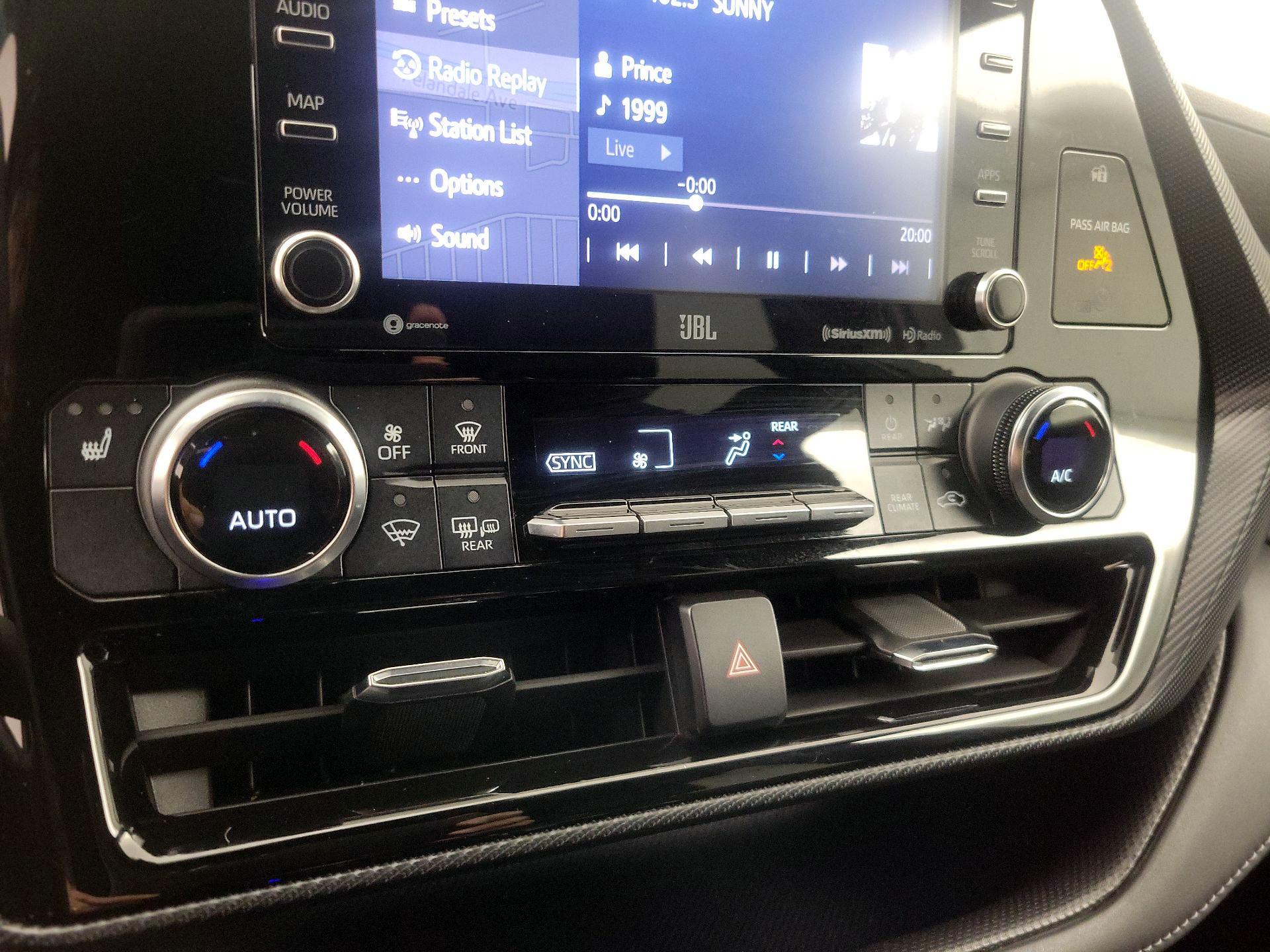 Thumbnail: 2022 Toyota Highlander - 17