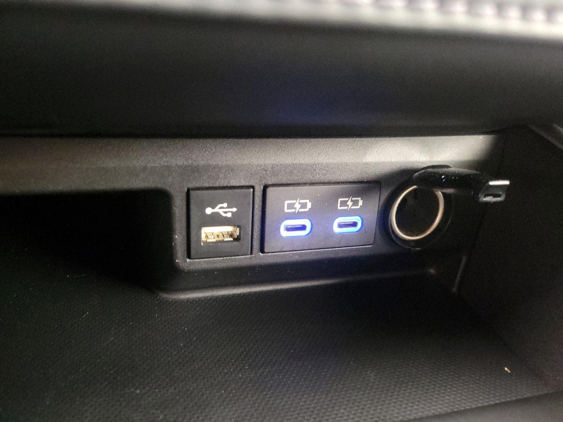 Thumbnail: 2022 Toyota Highlander - 19