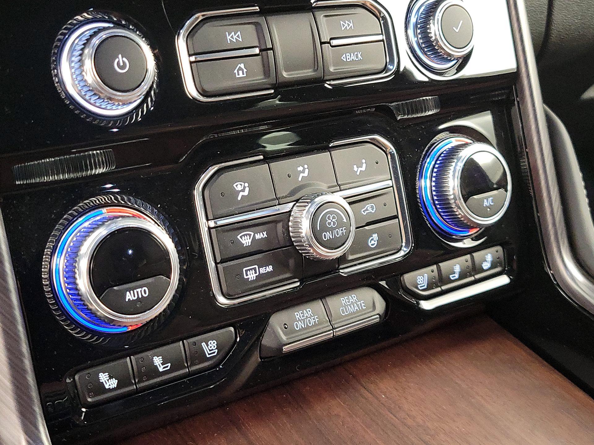 Thumbnail: 2024 GMC Yukon - 16