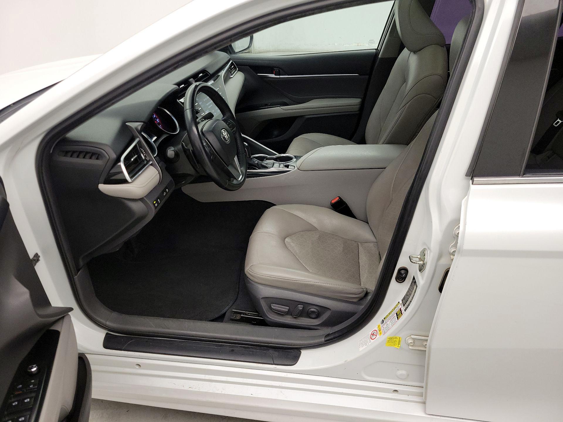 Thumbnail: 2018 Toyota Camry - 11