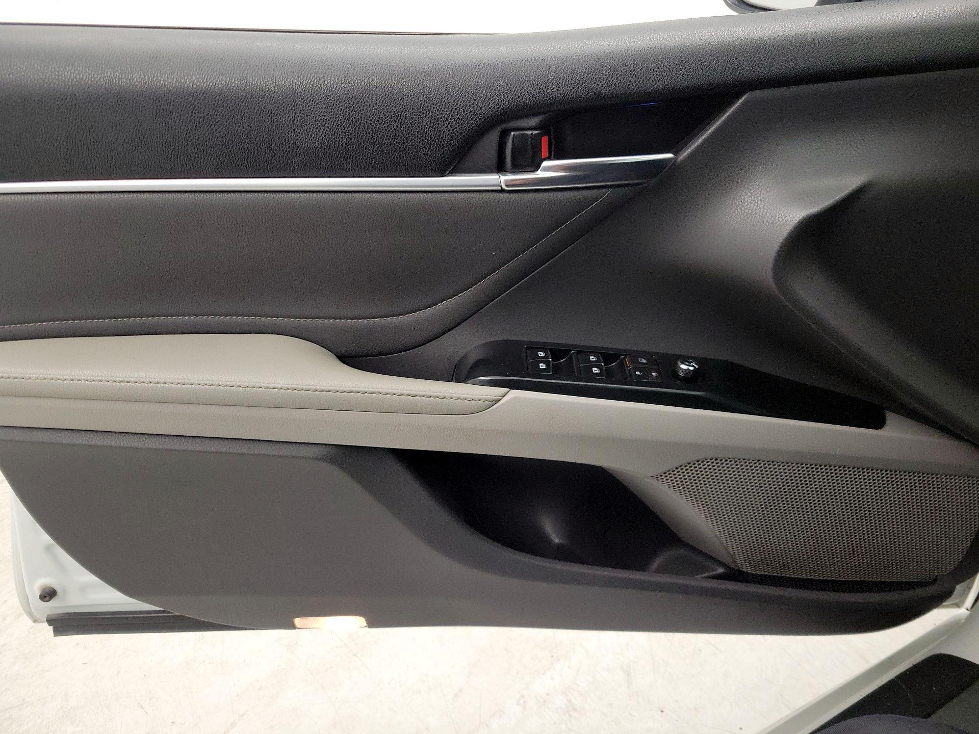 Thumbnail: 2018 Toyota Camry - 12