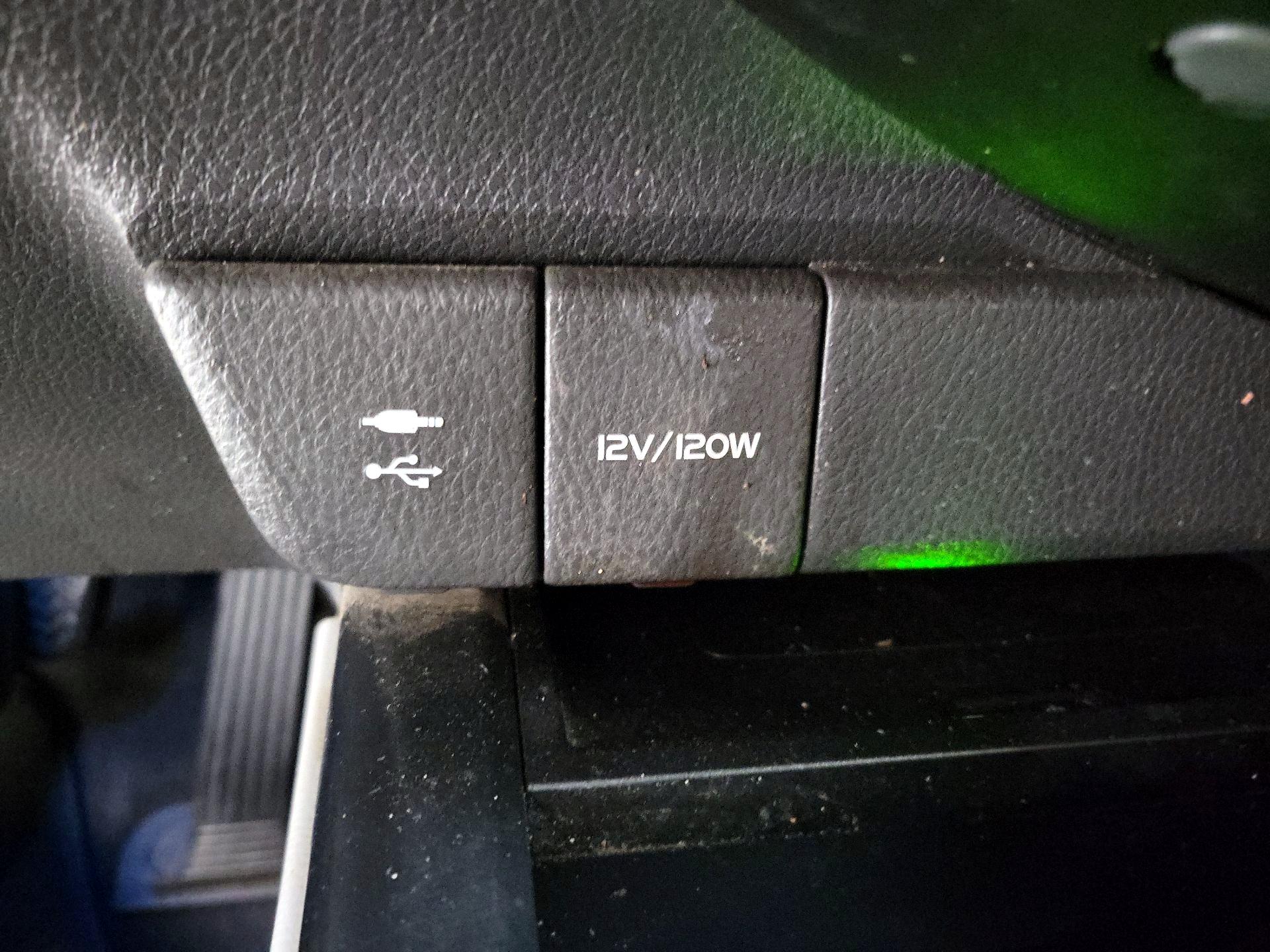 Thumbnail: 2018 Toyota Camry - 18