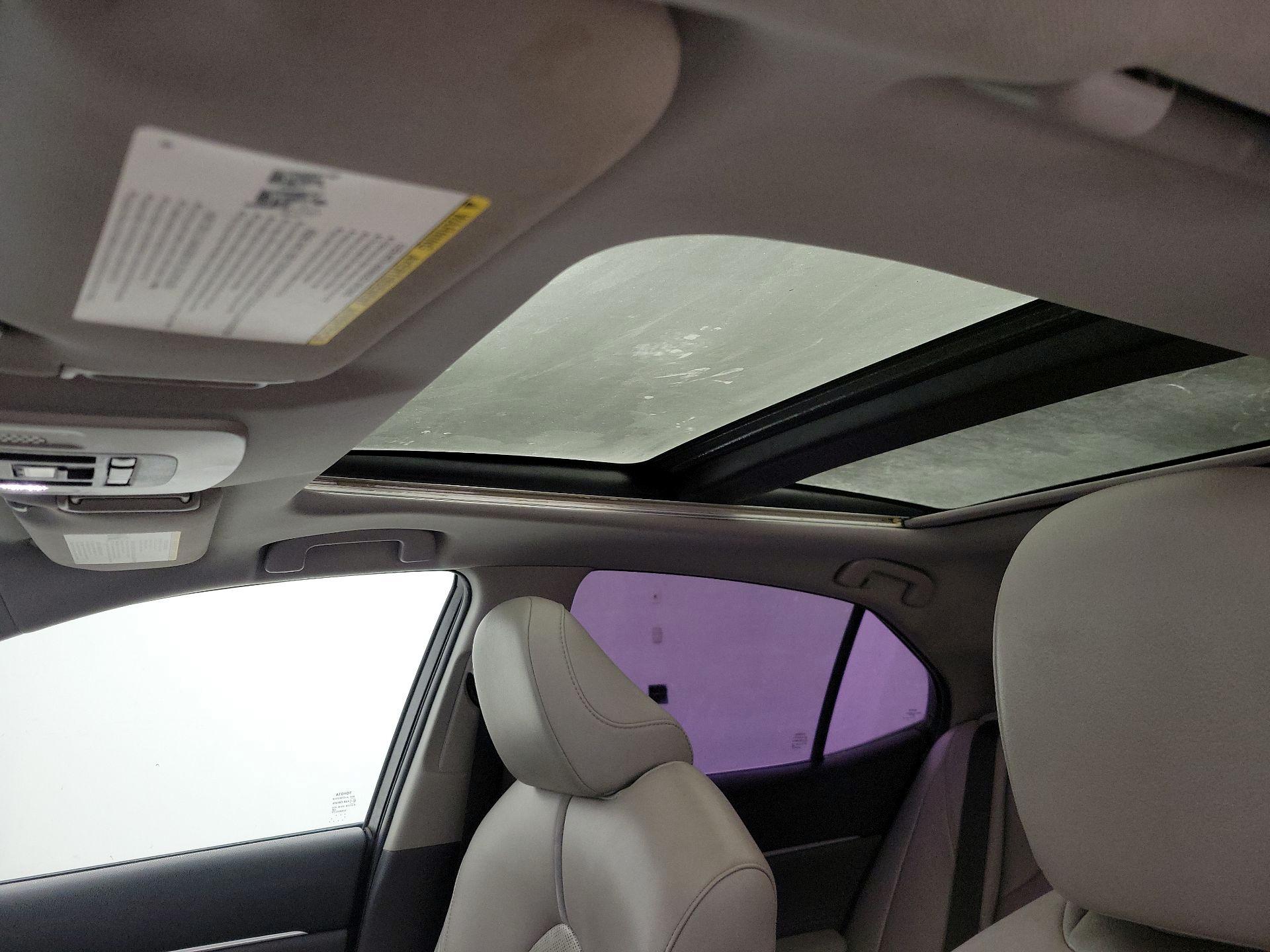 Thumbnail: 2018 Toyota Camry - 19