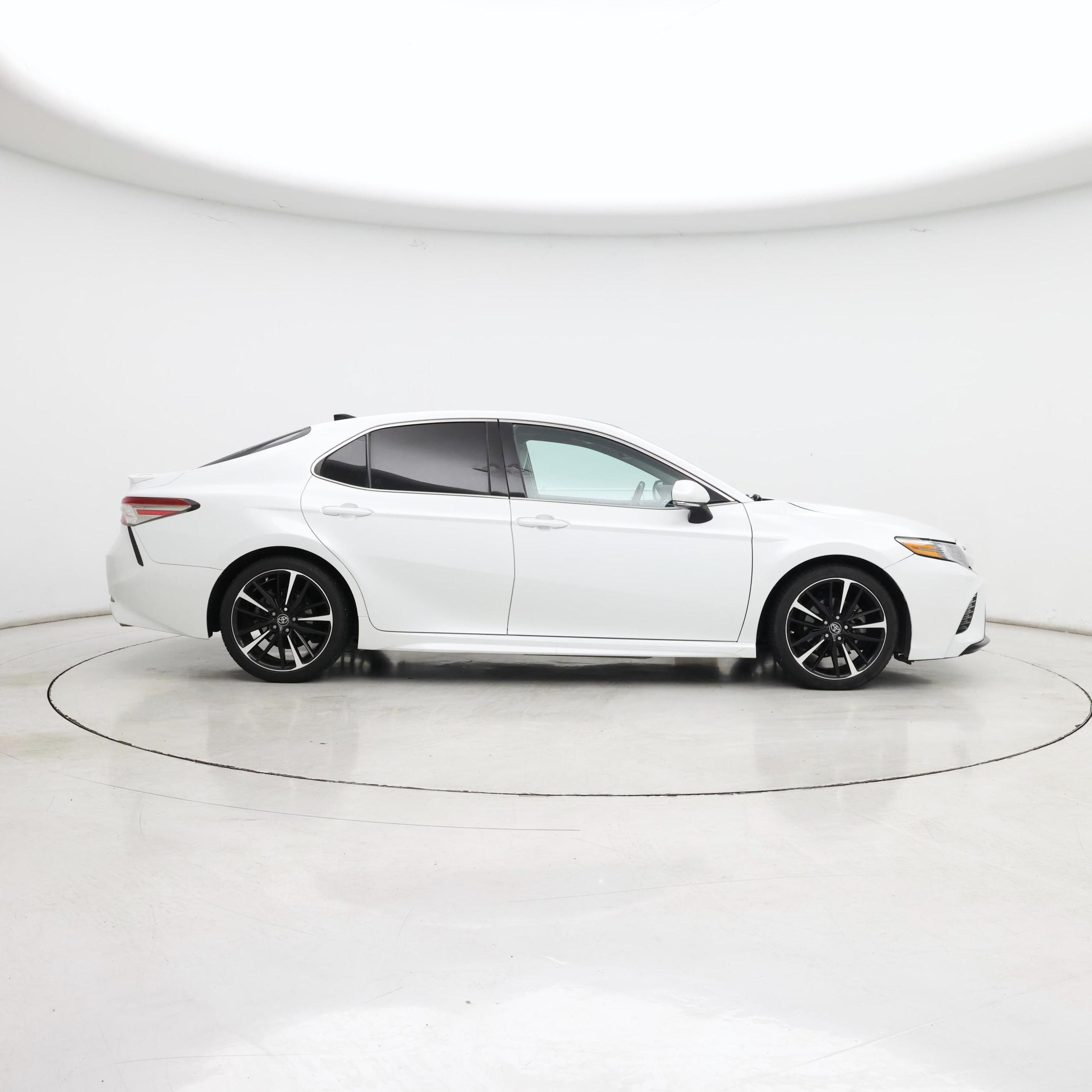 Thumbnail: 2018 Toyota Camry - 7