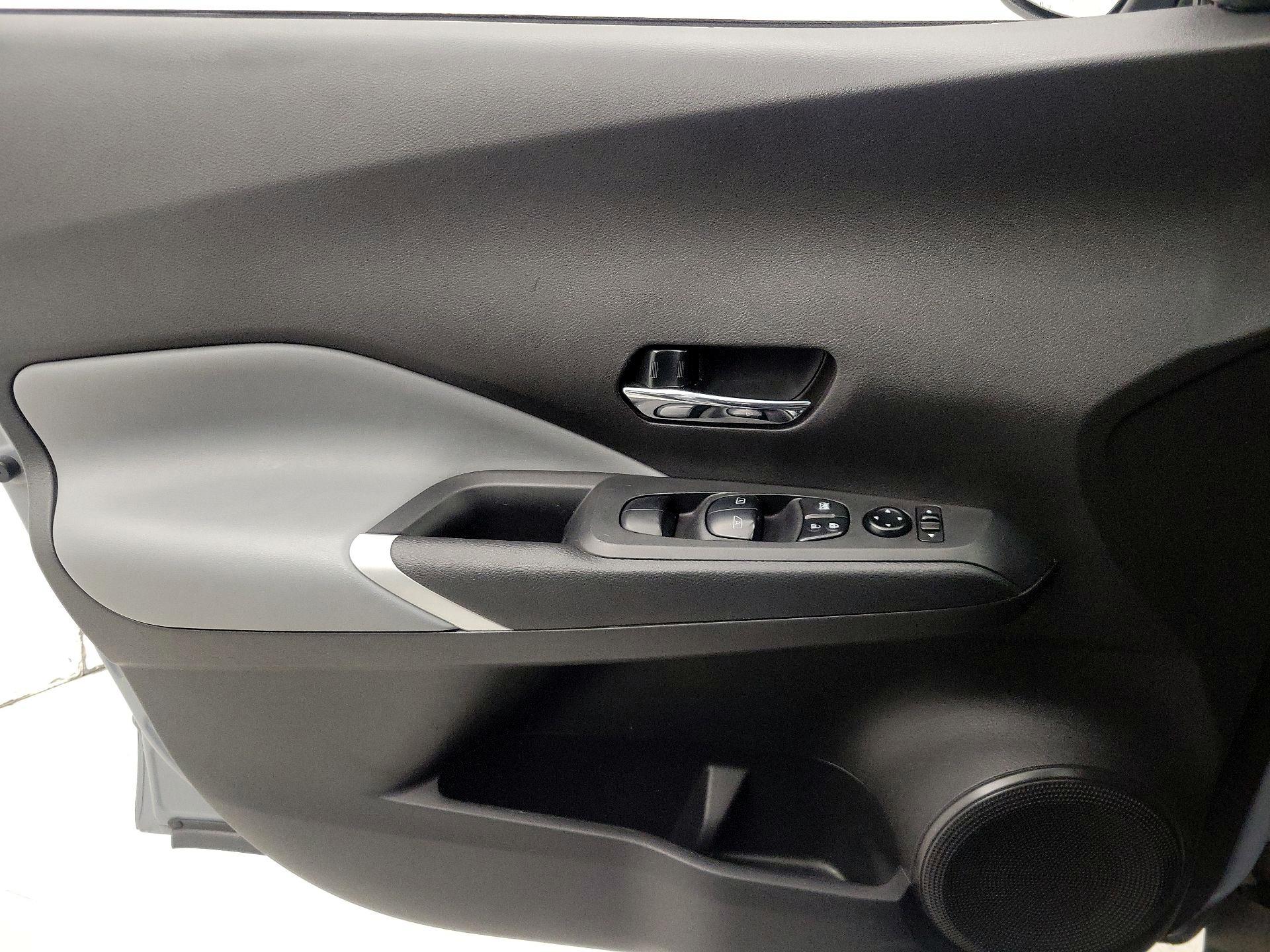 Thumbnail: 2024 Nissan Kicks - 12