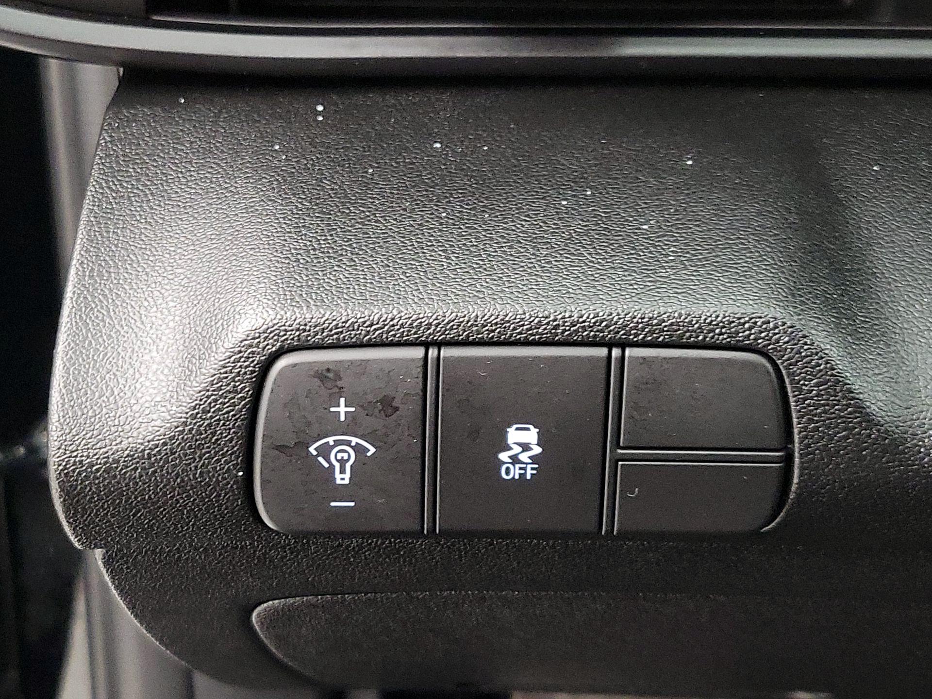 Thumbnail: 2025 Hyundai Elantra - 13