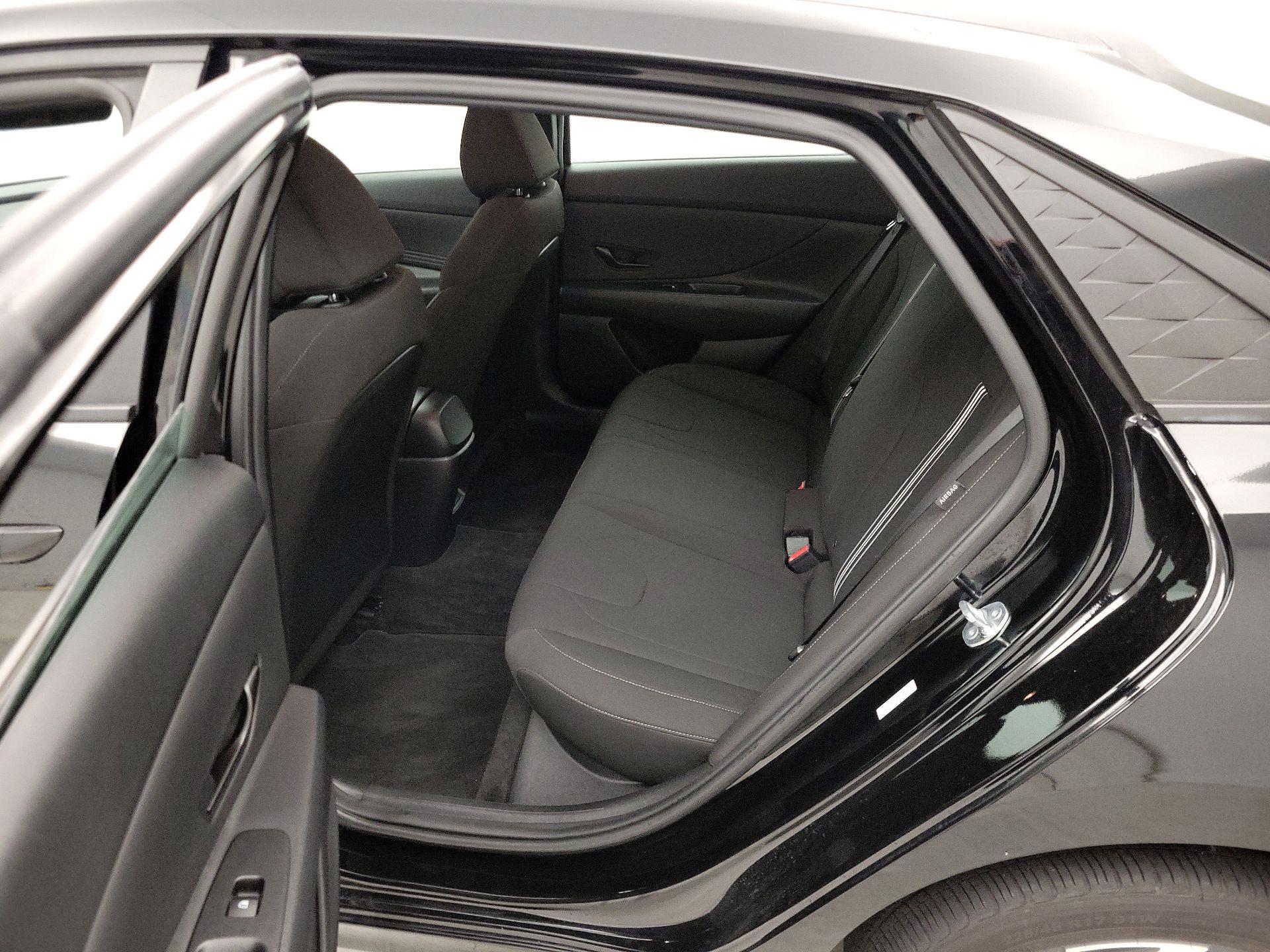 Thumbnail: 2025 Hyundai Elantra - 19