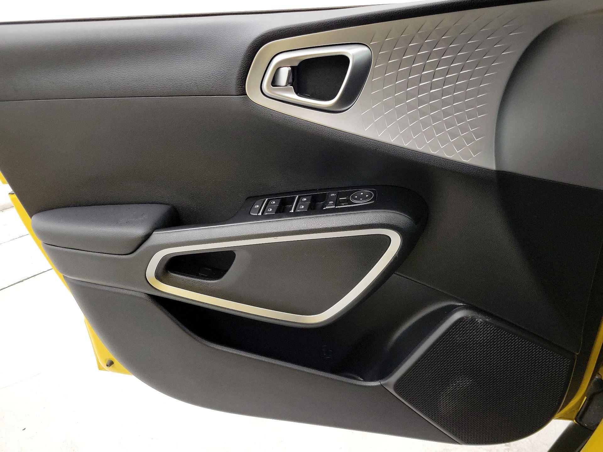 Thumbnail: 2020 Kia Soul - 12