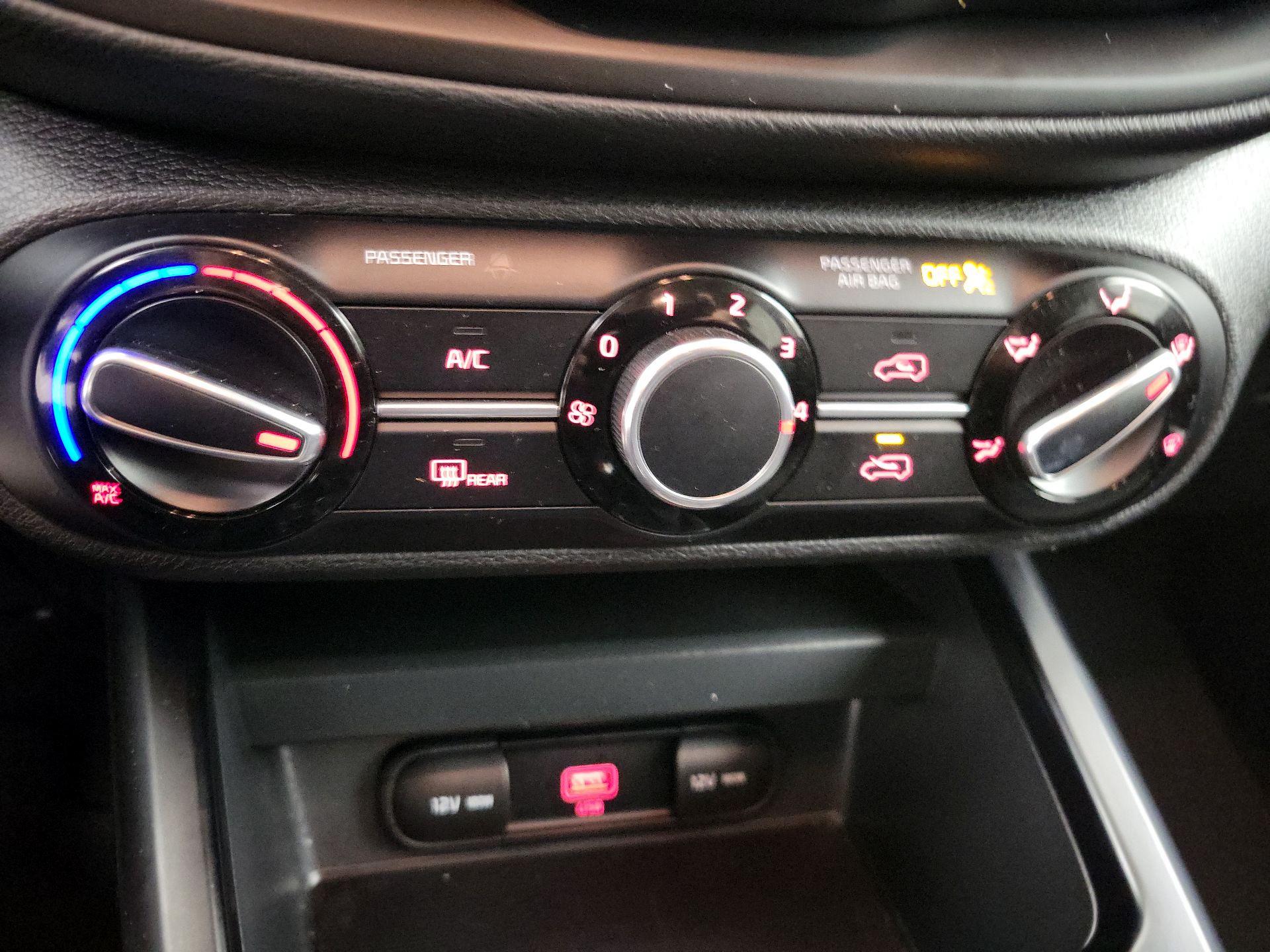 Thumbnail: 2020 Kia Soul - 16