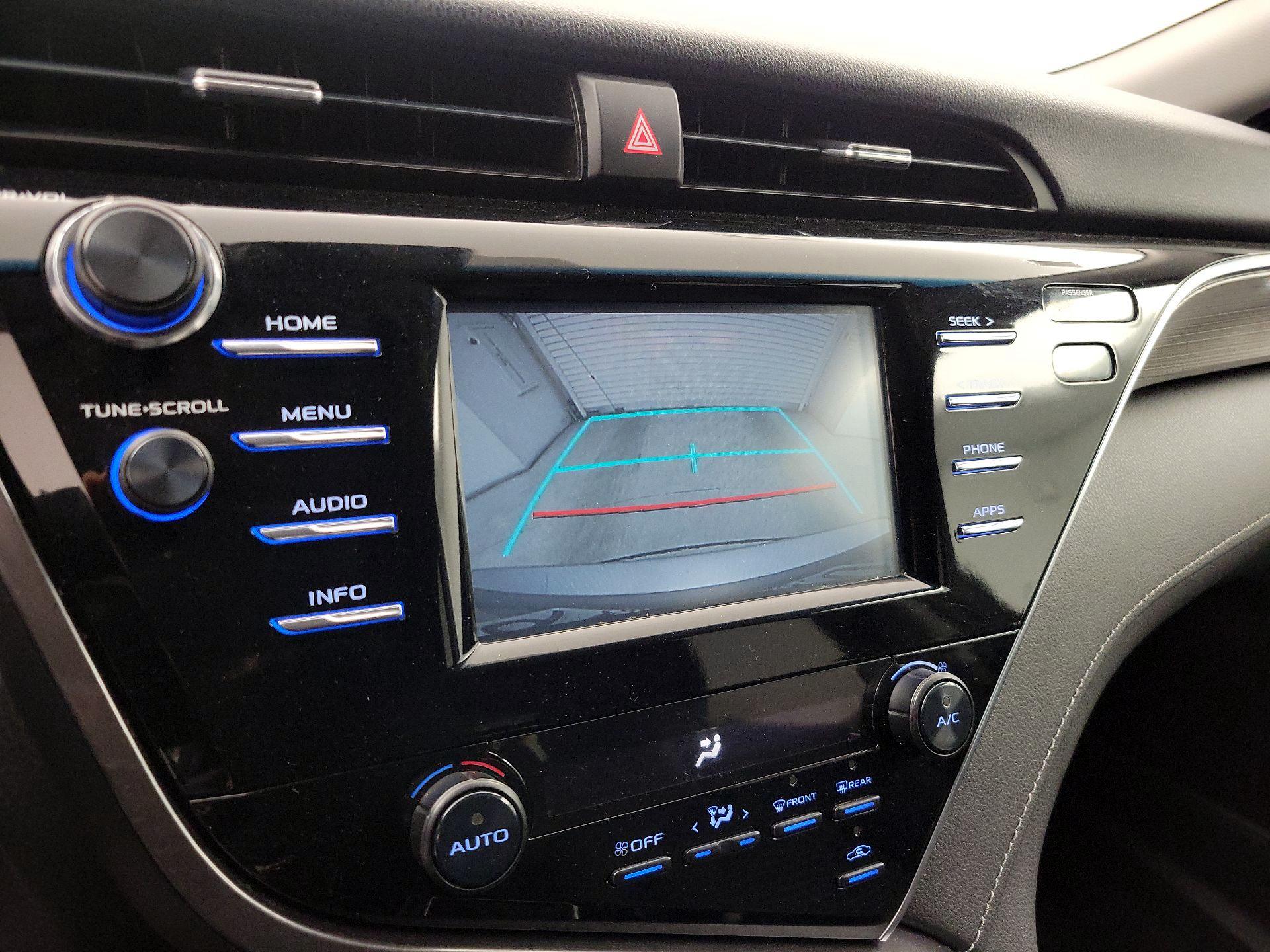 Thumbnail: 2018 Toyota Camry - 14