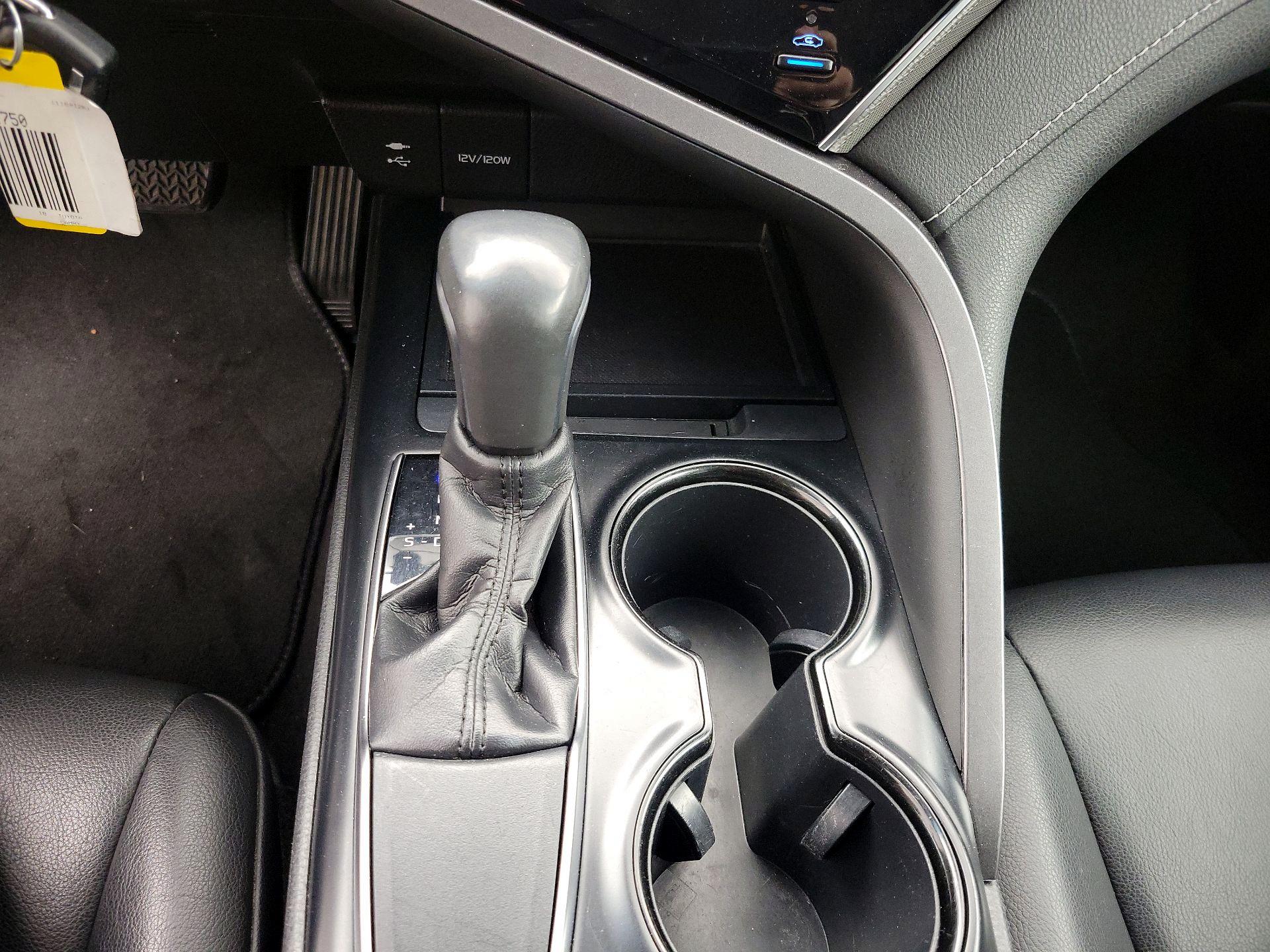 Thumbnail: 2018 Toyota Camry - 17