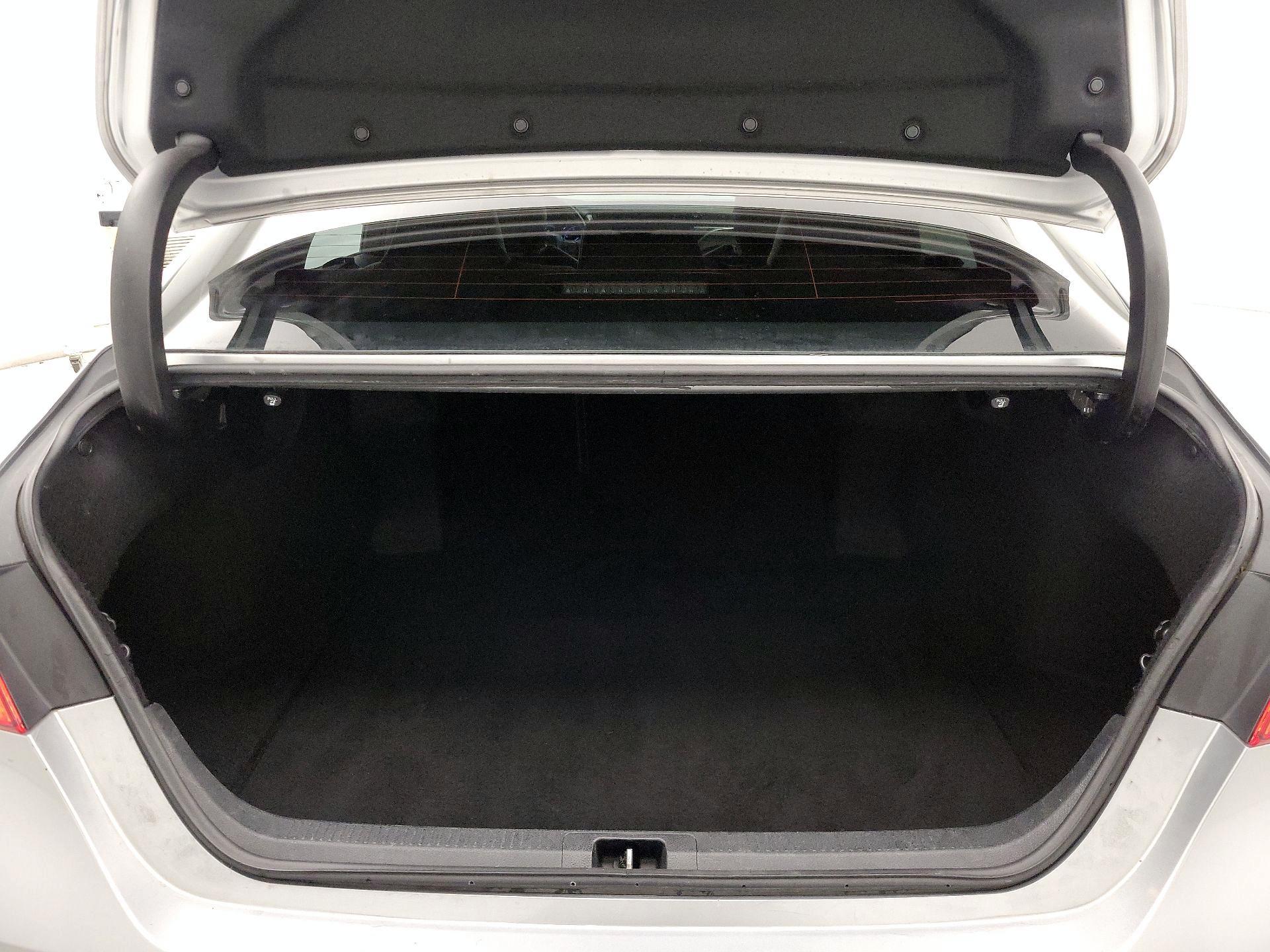 Thumbnail: 2018 Toyota Camry - 20