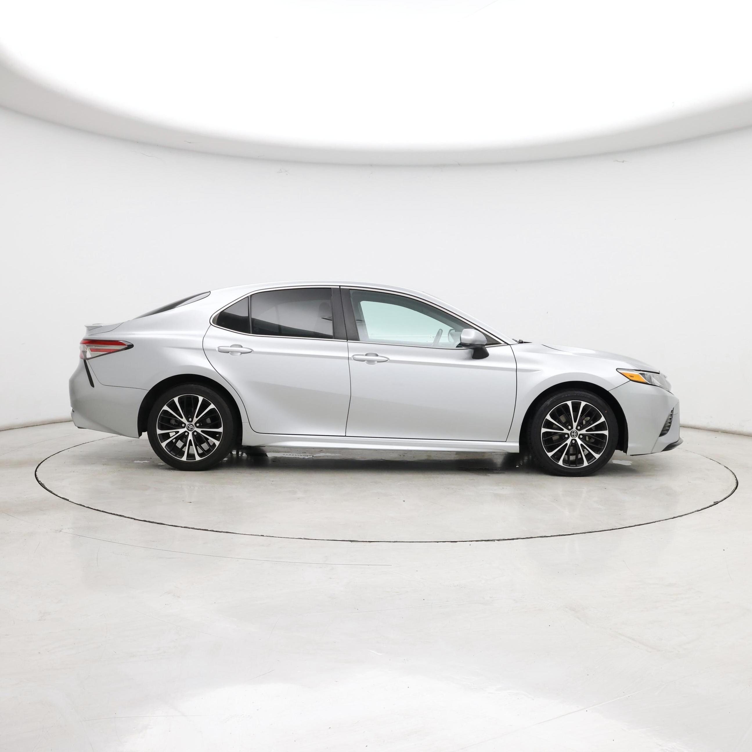 Thumbnail: 2018 Toyota Camry - 7